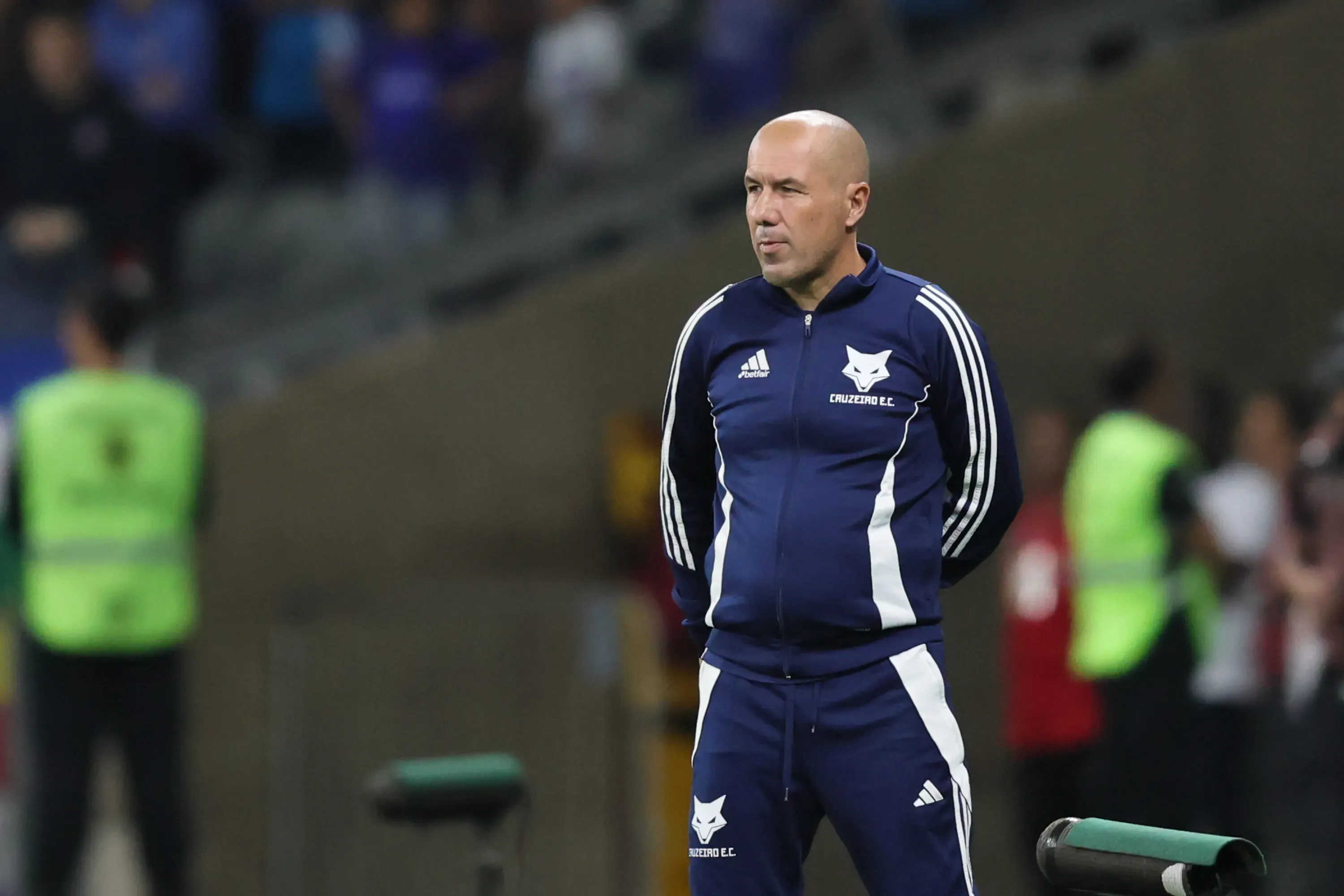 Leonardo Jardim, técnico do Cruzeiro, durante partida contra o Corinthians pelo Brasileirão – Foto: Gilson Lobo/AGIF
