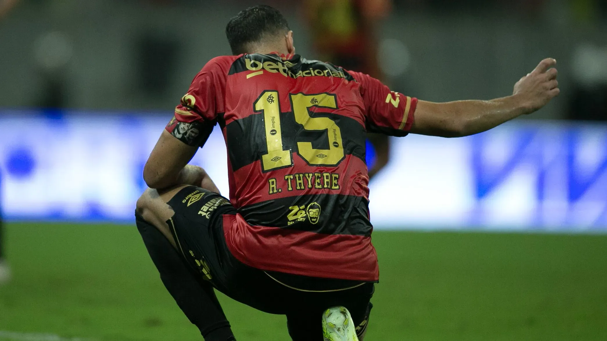 Rafael Thyere jogador do Sport durante a partida contra o Flamengo na Arena de Pernambuco, pelo Campeonato Brasileiro A 2025. Foto: Marlon Costa/AGIF