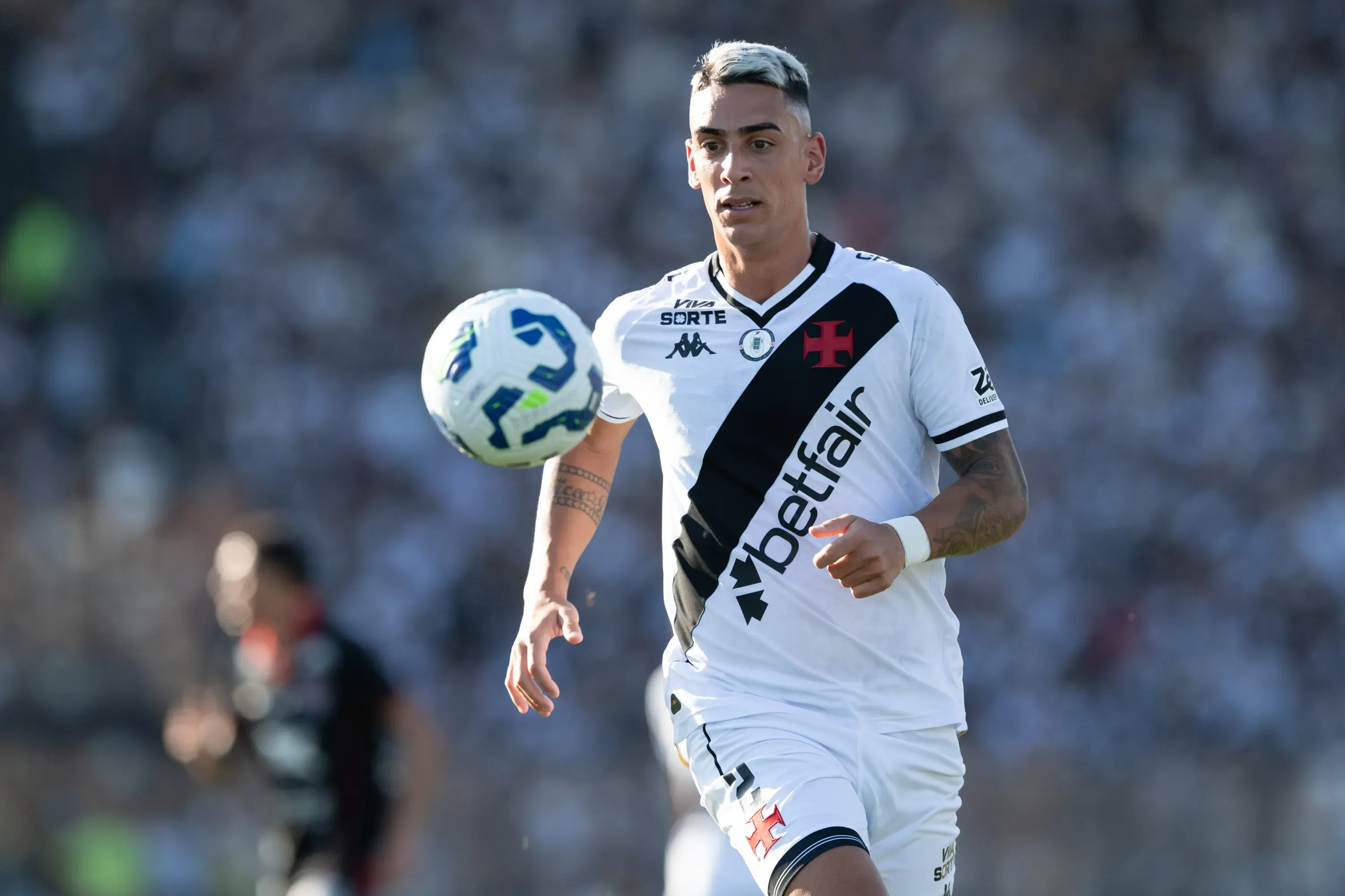 Puma Rodriguez jogador do Vasco durante partida contra o Vitoria no estadio Sao Januario pelo campeonato Brasileiro A 2025. Foto: Jorge Rodrigues/AGIF