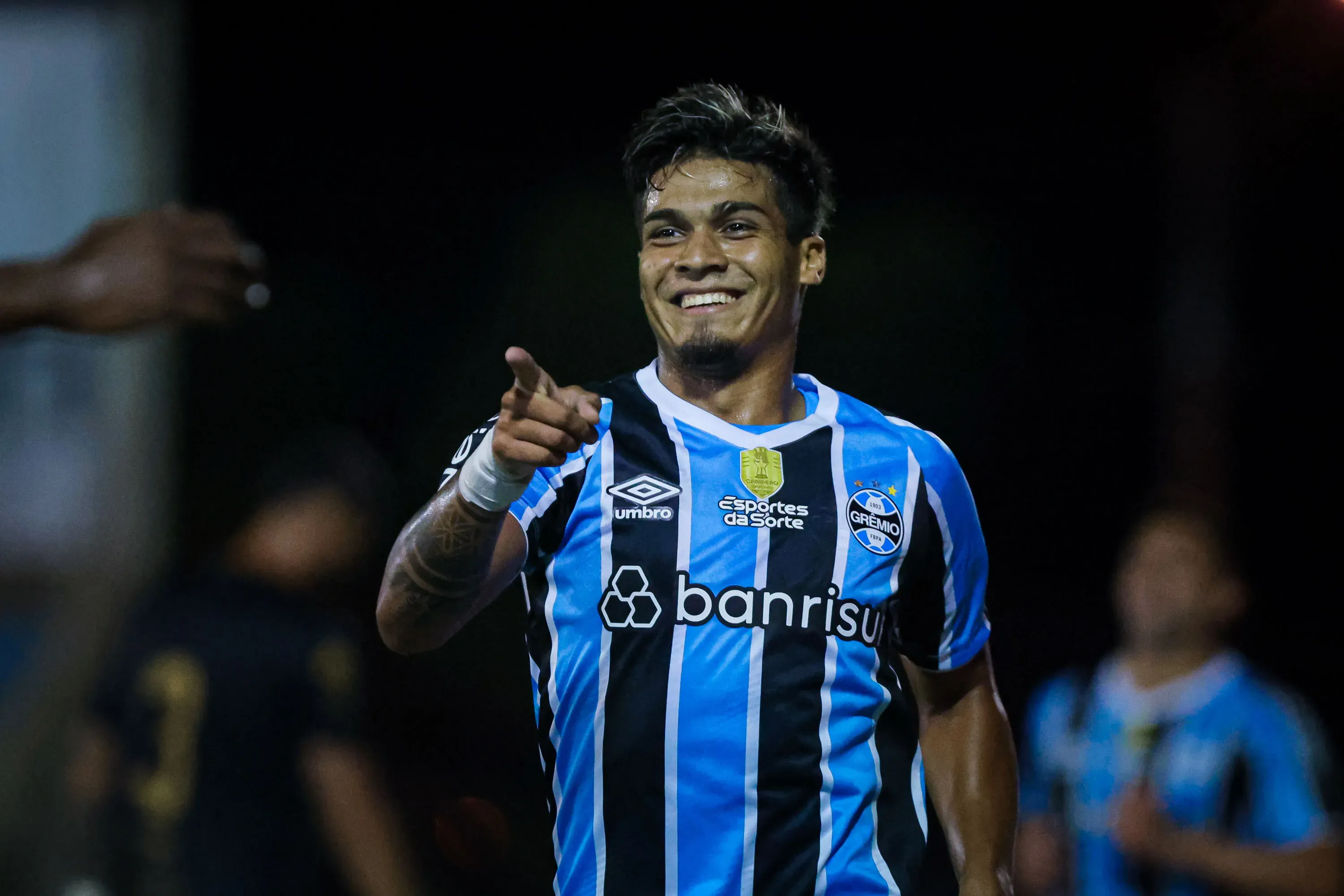 RS – NOVO HAMBURGO – 29/01/2025 – GAUCHO 2025, MONSOON X GREMIO – Matias Arezo jogador do Gremio comemora seu gol durante partida contra o Monsoon no estadio Do Vale pelo campeonato Gaucho 2025. Foto: Maxi Franzoi/AGIF