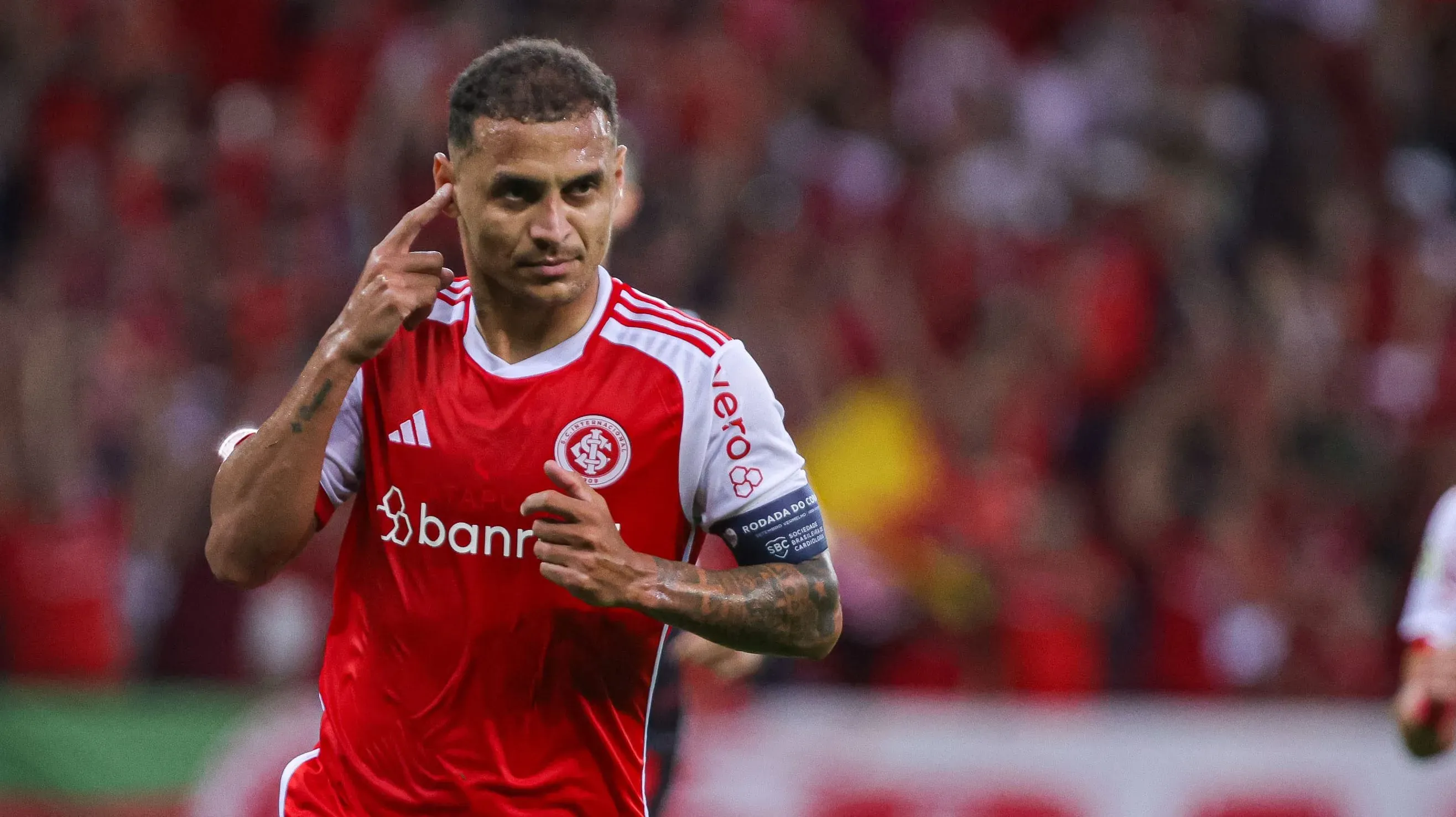 Alan Patrick renova com o Inter até 2027. Foto: Maxi Franzoi/AGIF