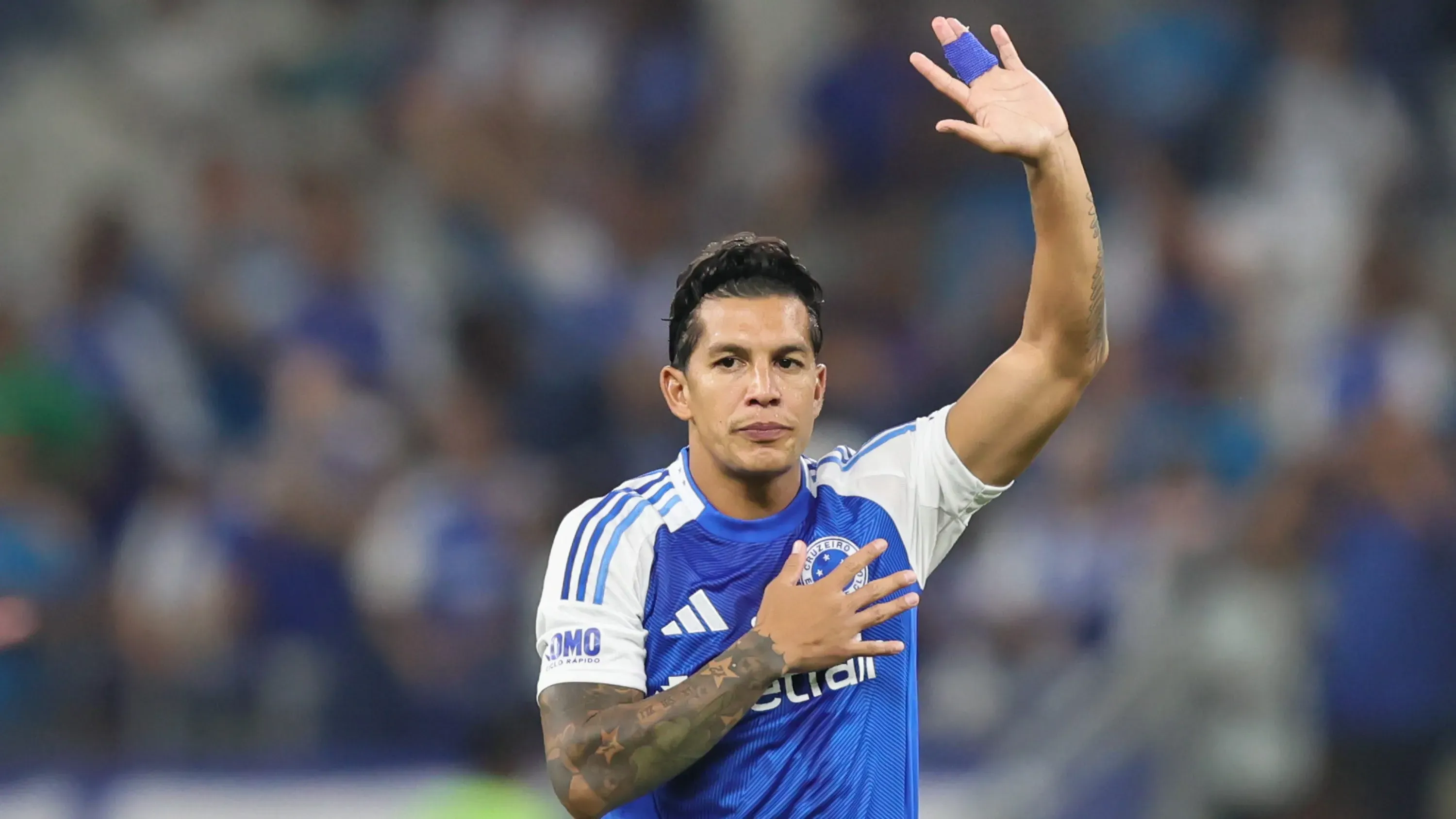 Lucas Romero desfalca Cruzeiro na volta da semifinal da Copa do Brasil. Foto: Gilson Lobo/AGIF