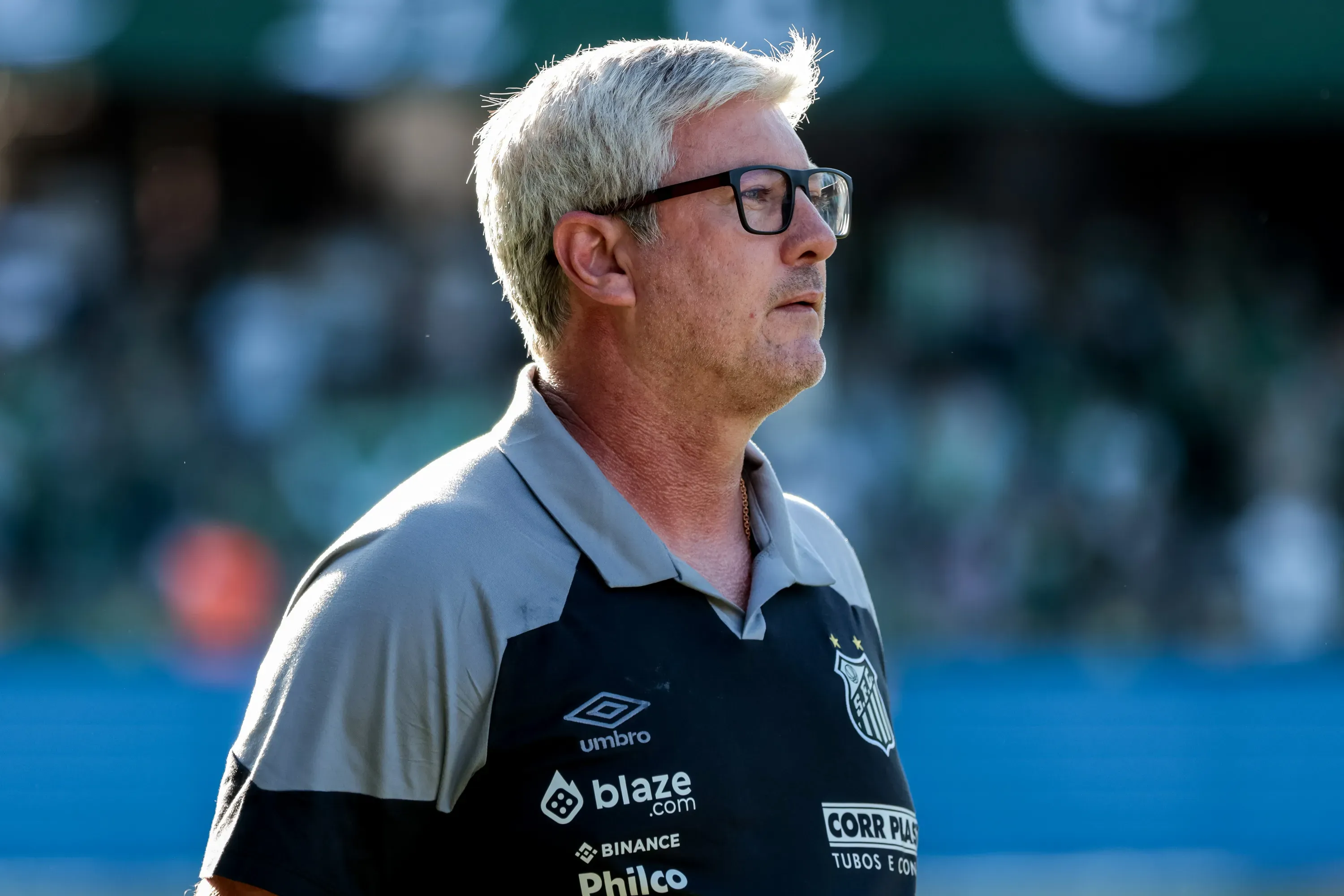 PR – CURITIBA – 10/06/2023 – BRASILEIRO A 2023, CORITIBA X SANTOS – Odair Hellmann tecnico do Santos durante partida contra o Coritiba no estadio Couto Pereira pelo campeonato BRASILEIRO A 2023. Foto: Robson Mafra/AGIF