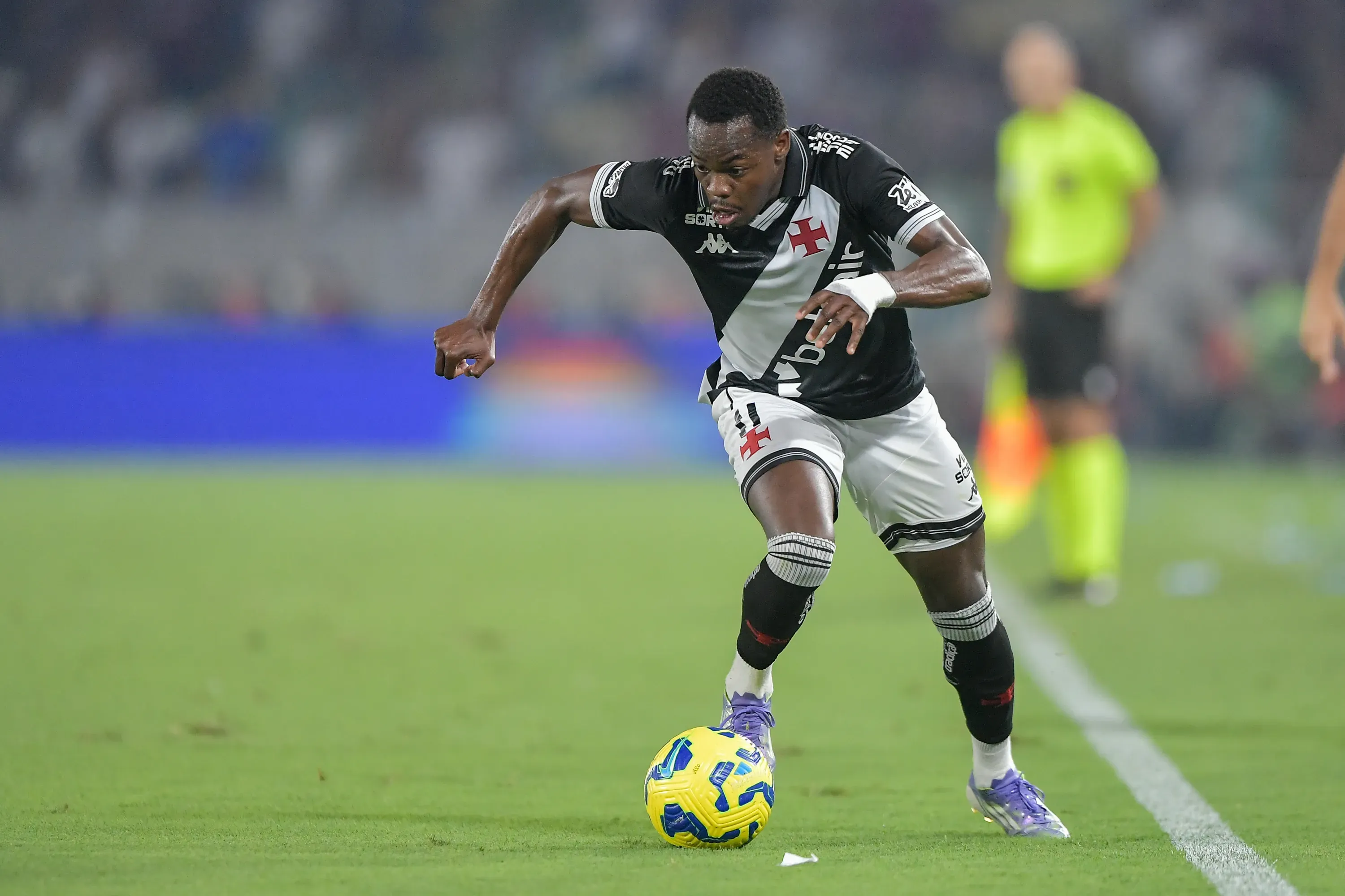 Andrés Gómez jogador do Vasco durante partida contra o Fluminense no estadio Maracana pelo campeonato Copa Do Brasil 2025. Foto: Thiago Ribeiro/AGIF