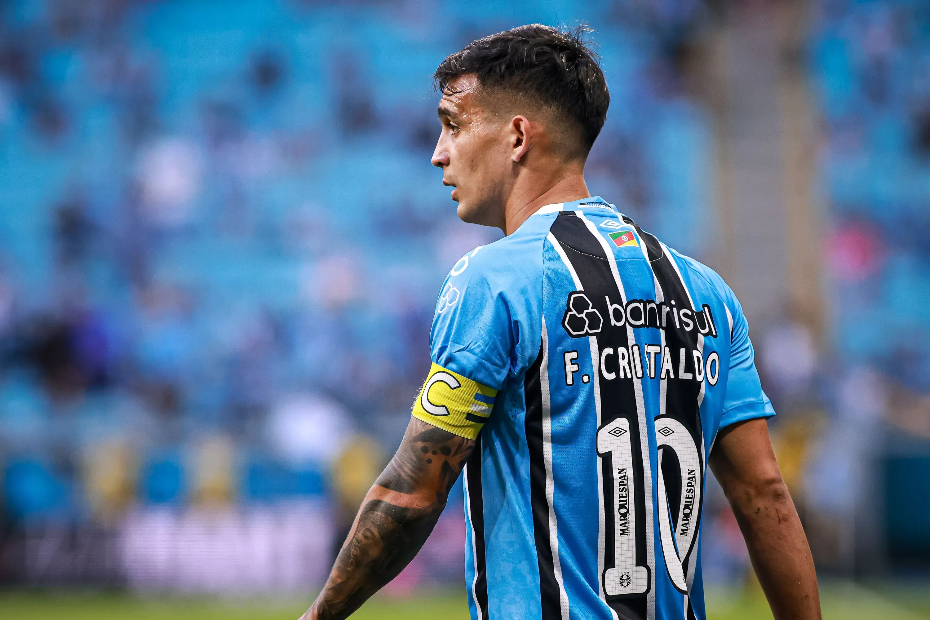 Cristaldo com a camisa do Grêmio em 2025 – Foto: Maxi Franzoi/AGIF