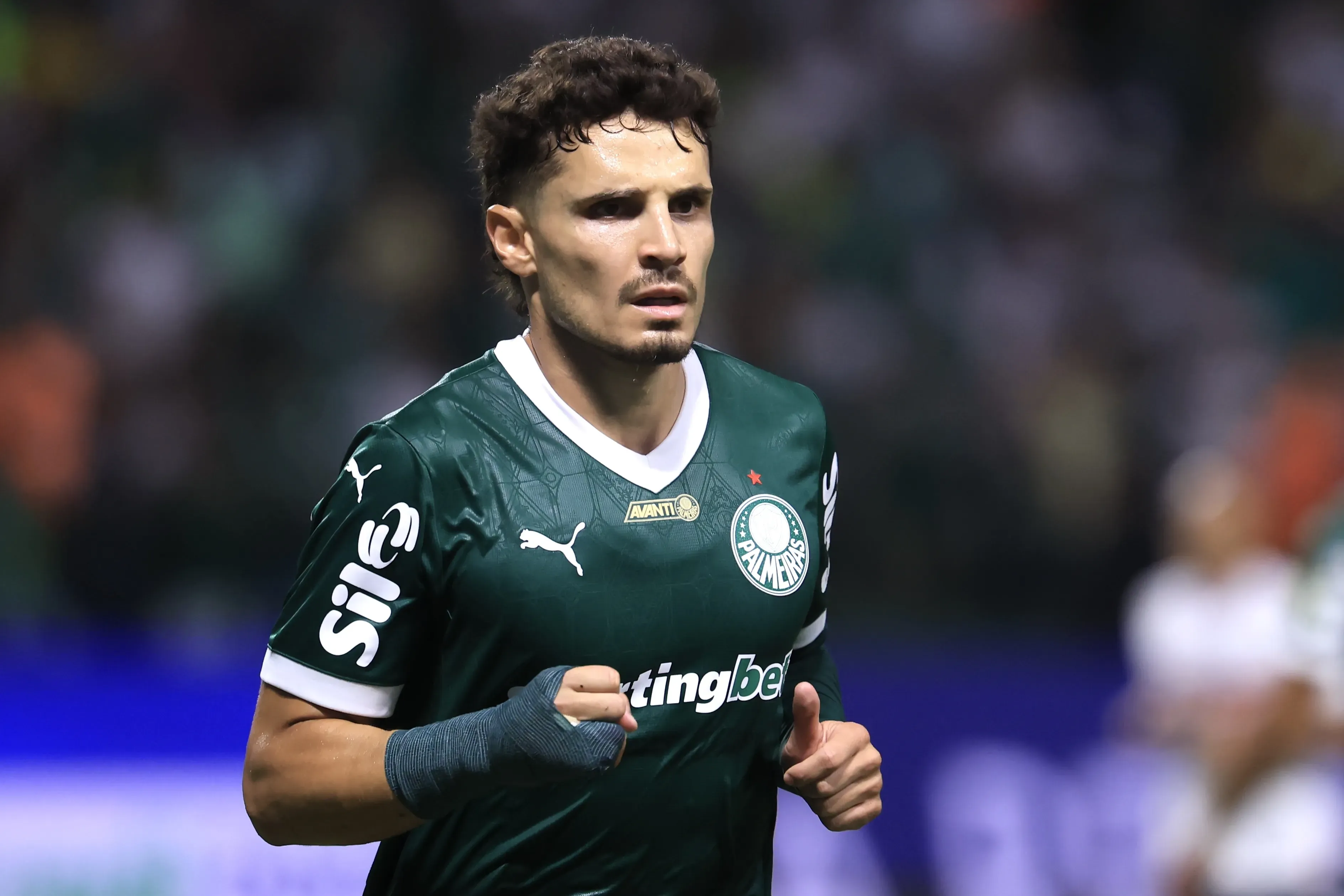 Raphael Veiga jogador do Palmeiras durante partida contra o Sao Paulo no estadio Arena Allianz Parque pelo campeonato Paulista 2025. Foto: Marcello Zambrana/AGIF