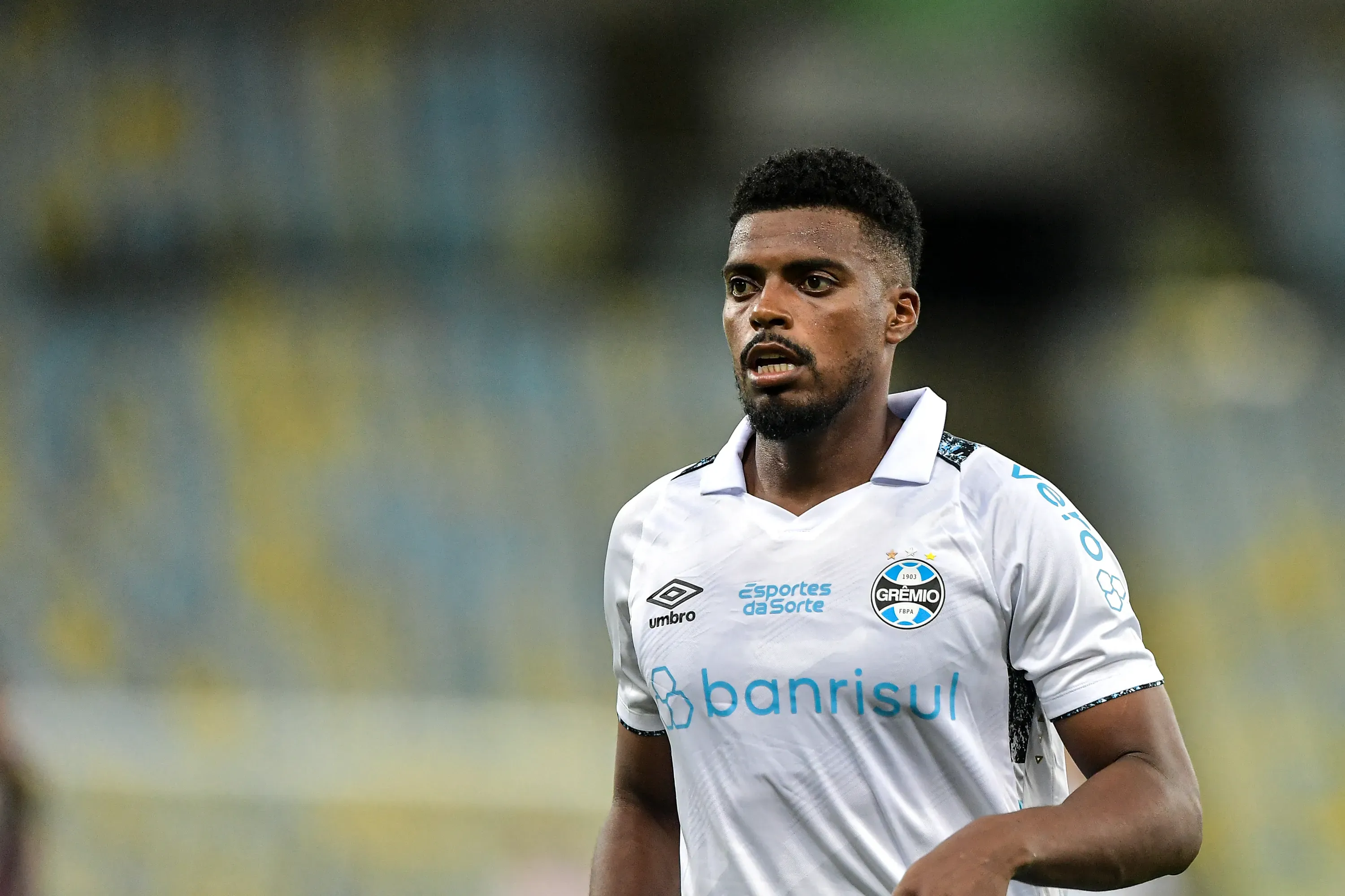 RJ – RIO DE JANEIRO – 01/11/2024 – BRASILEIRO A 2024, FLUMINENSE X GREMIO – Jemerson jogador do Gremio durante partida contra o Fluminense no estadio Maracana pelo campeonato Brasileiro A 2024. Foto: Thiago Ribeiro/AGIF