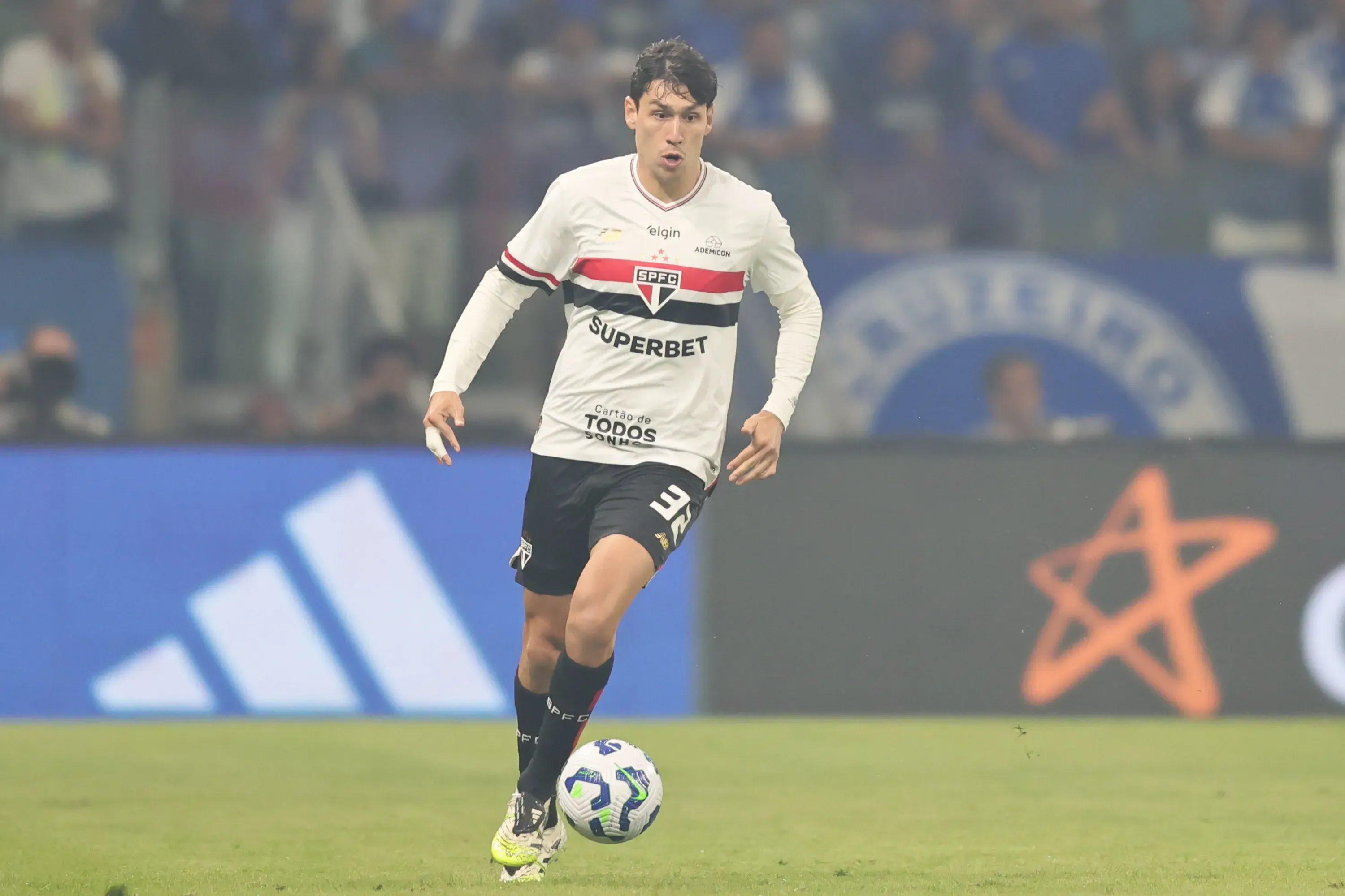 Botafogo fez proposta por Ferraresi – Foto: Gilson Lobo/AGIF.