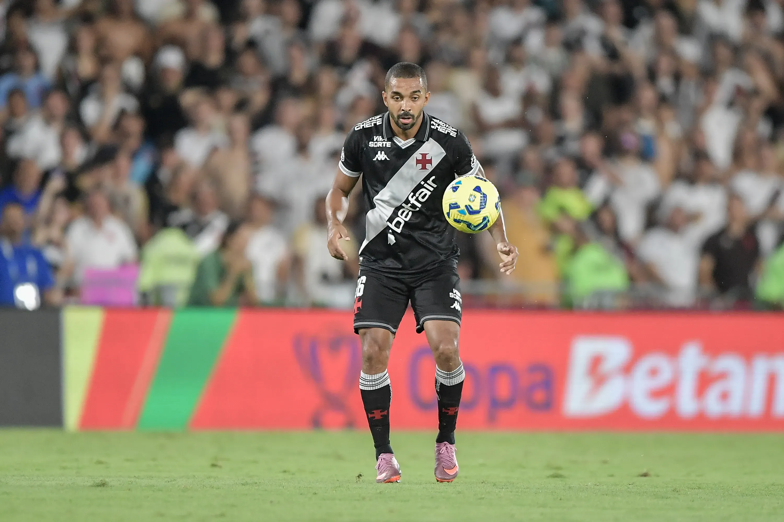 Paulo Henrique jogador do Vasco durante partida contra o Fluminense no estadio Maracana pelo campeonato Copa Do Brasil 2025. Foto: Thiago Ribeiro/AGIF
