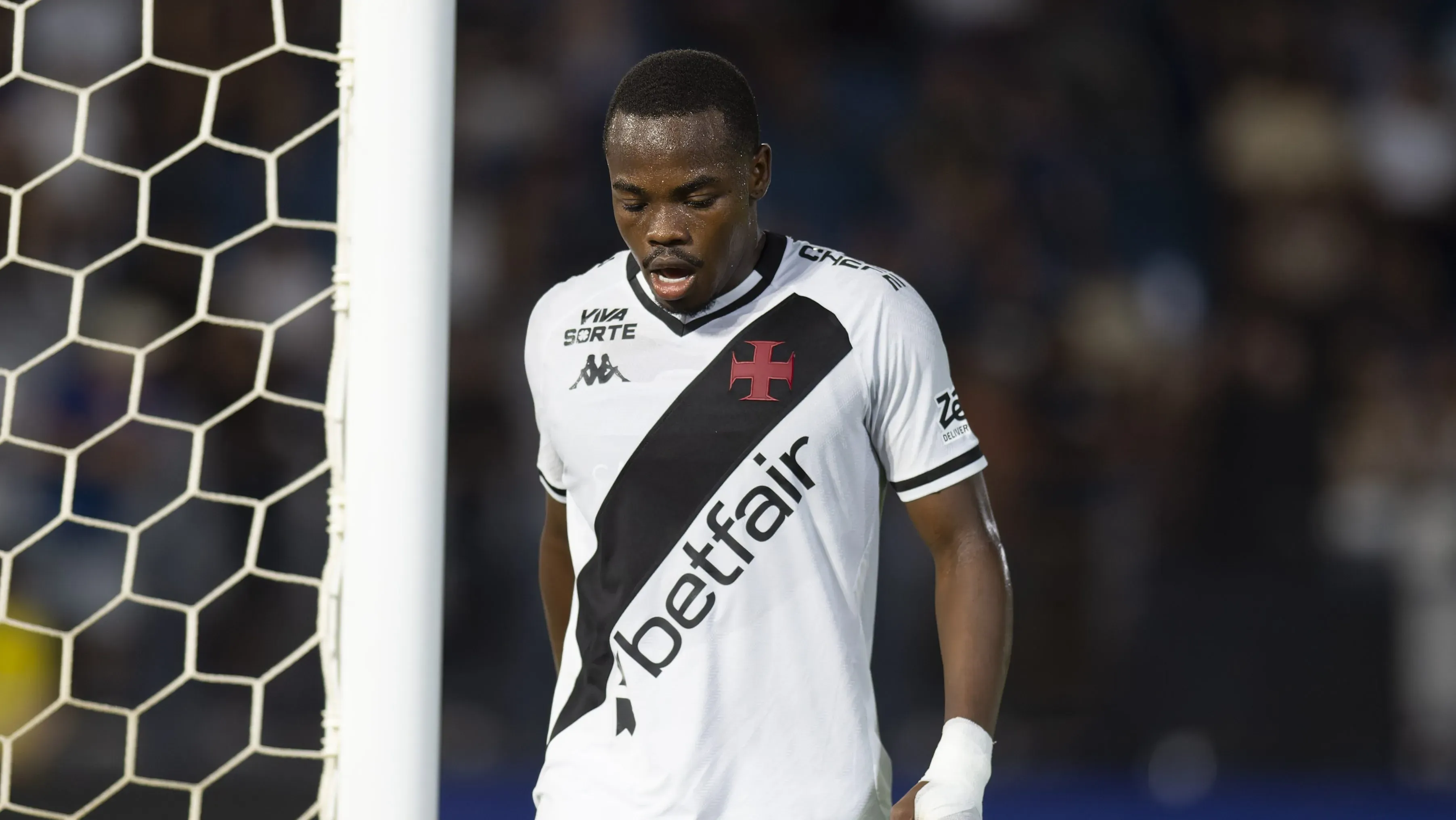 Andrés Gómez deve seguir no Vasco – Foto: Anderson Romao/AGIF.