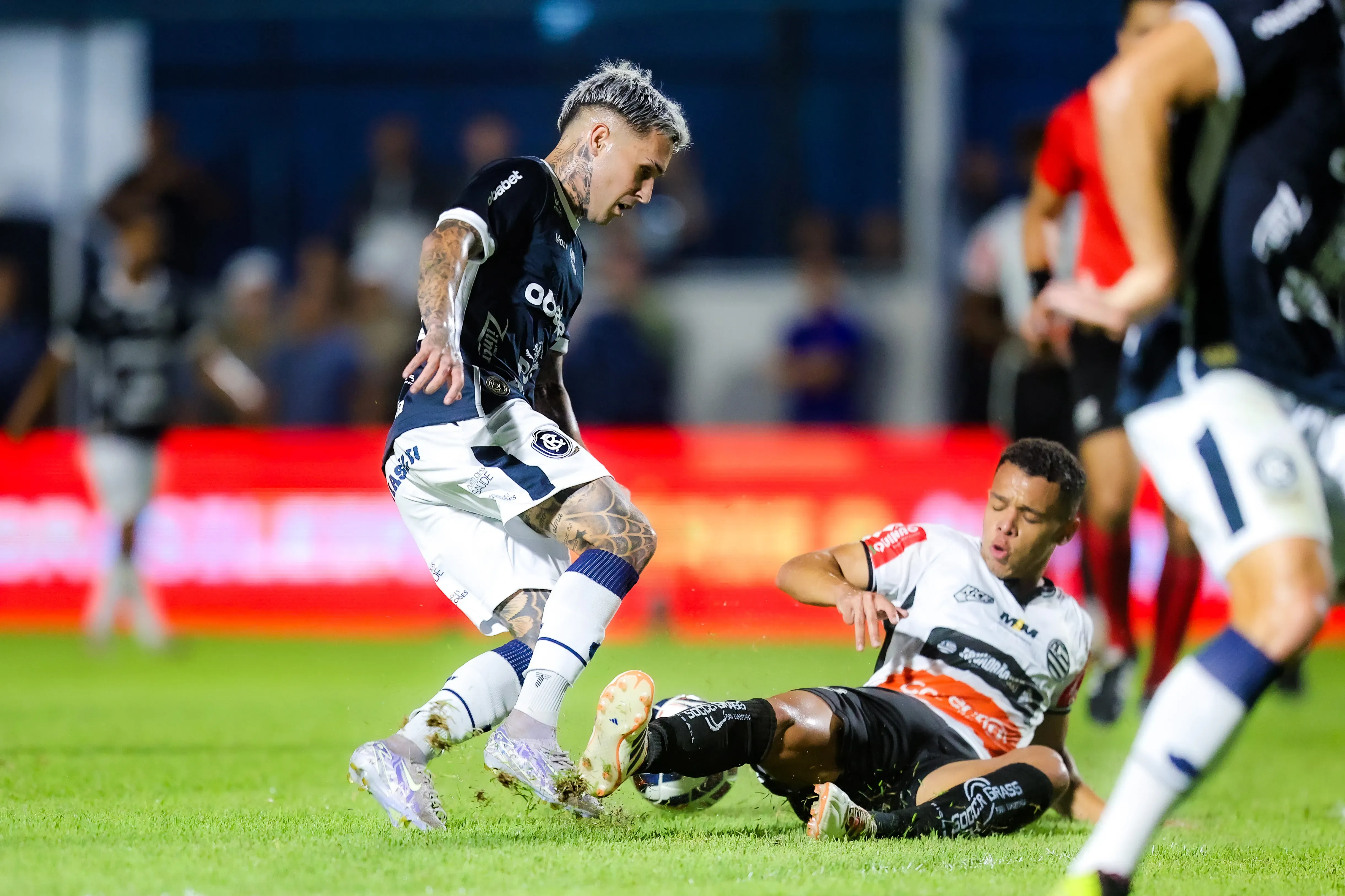 Diego Hernández atuando no Remo em 2025 – Foto: Fernando Torres/AGIF