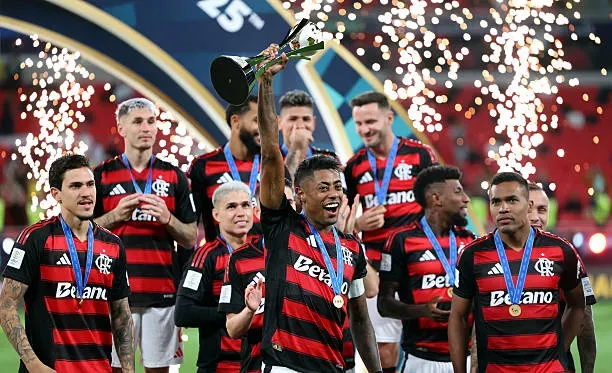 Bruno Henrique of CR Flamengo lifts the trophy after winning the FIFA Challenger Cup 2025 match between CR Flamengo and Pyramids FC at Ahmad Bin Ali Stadium on December 13, 2025 in Doha, Qatar. (Photo by Getty Images/Getty Images)