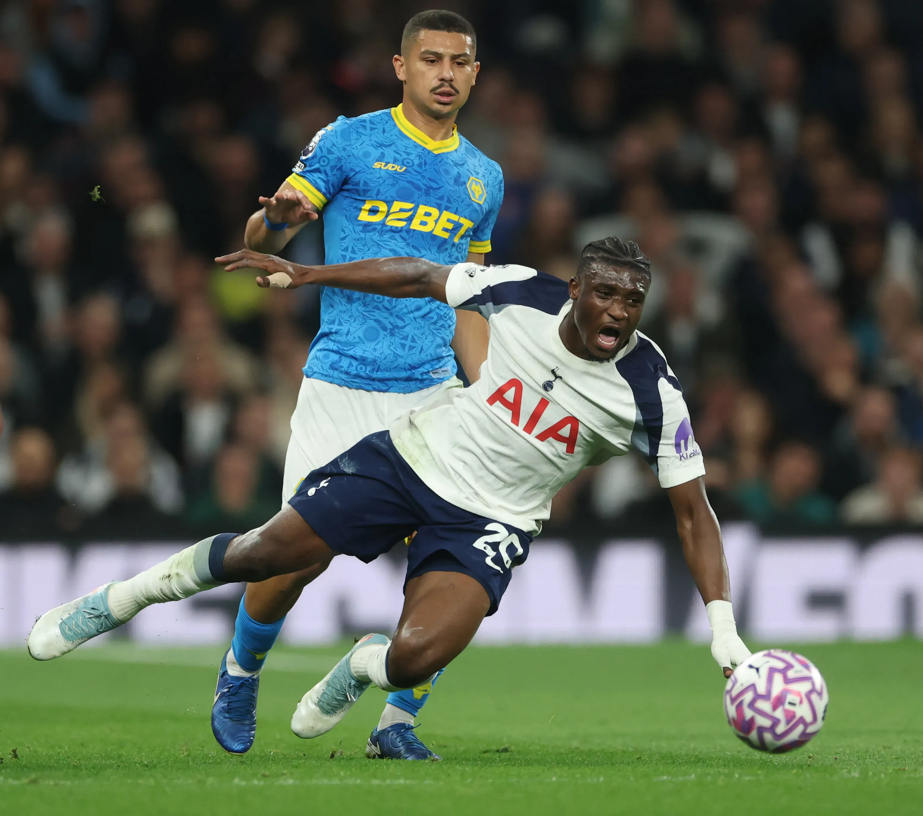 André atuando em Tottenham x Wolverhampton – (Photo by Richard Pelham/Getty Images)