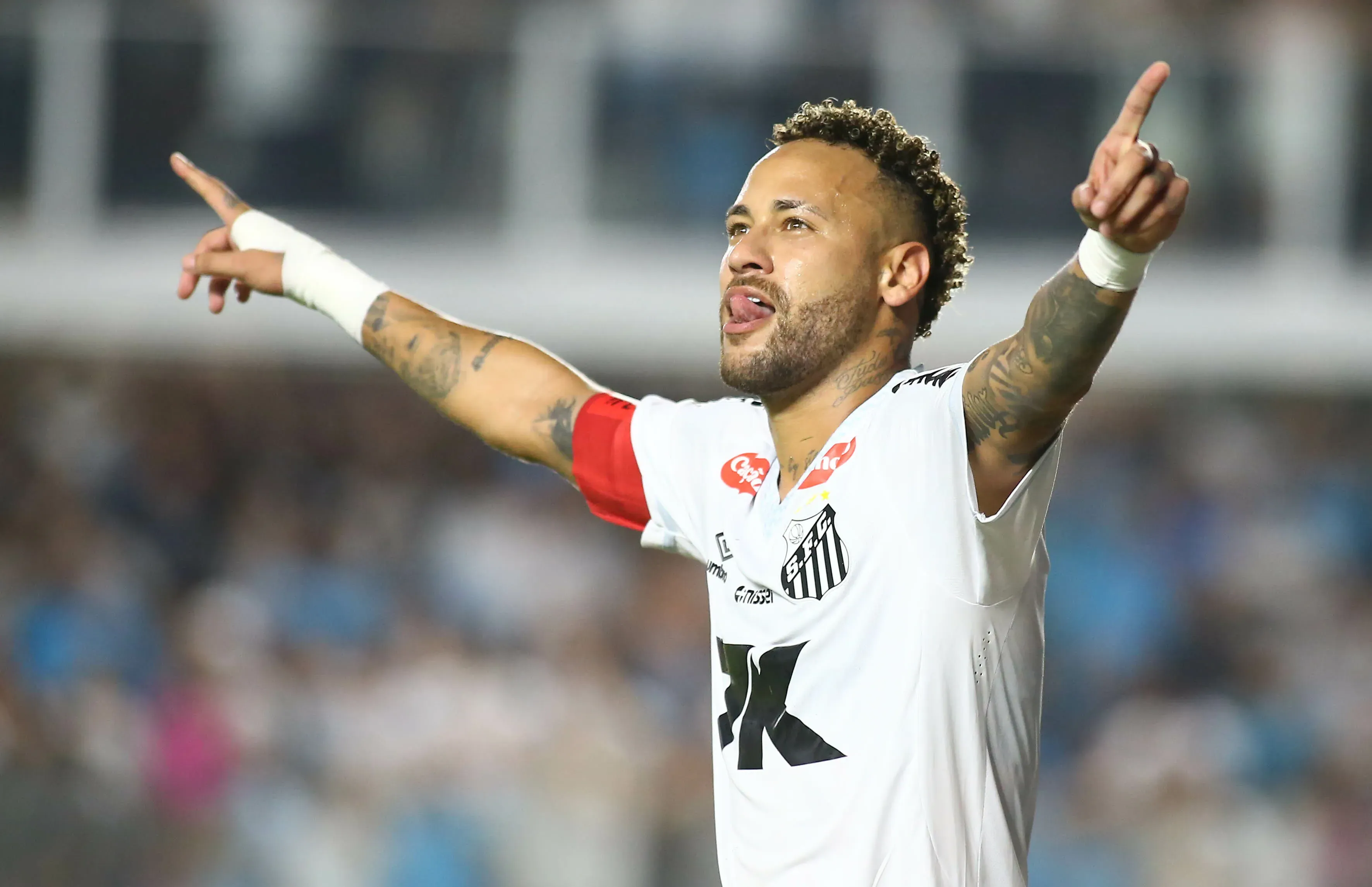 SP – SANTOS – 28/11/2025 – BRASILEIRO A 2025, SANTOS X SPORT – Neymar Jr jogador do Santos comemora seu gol durante partida contra o Sport no estadio Vila Belmiro pelo campeonato Brasileiro A 2025. Foto: Mauricio De Souza/AGIF