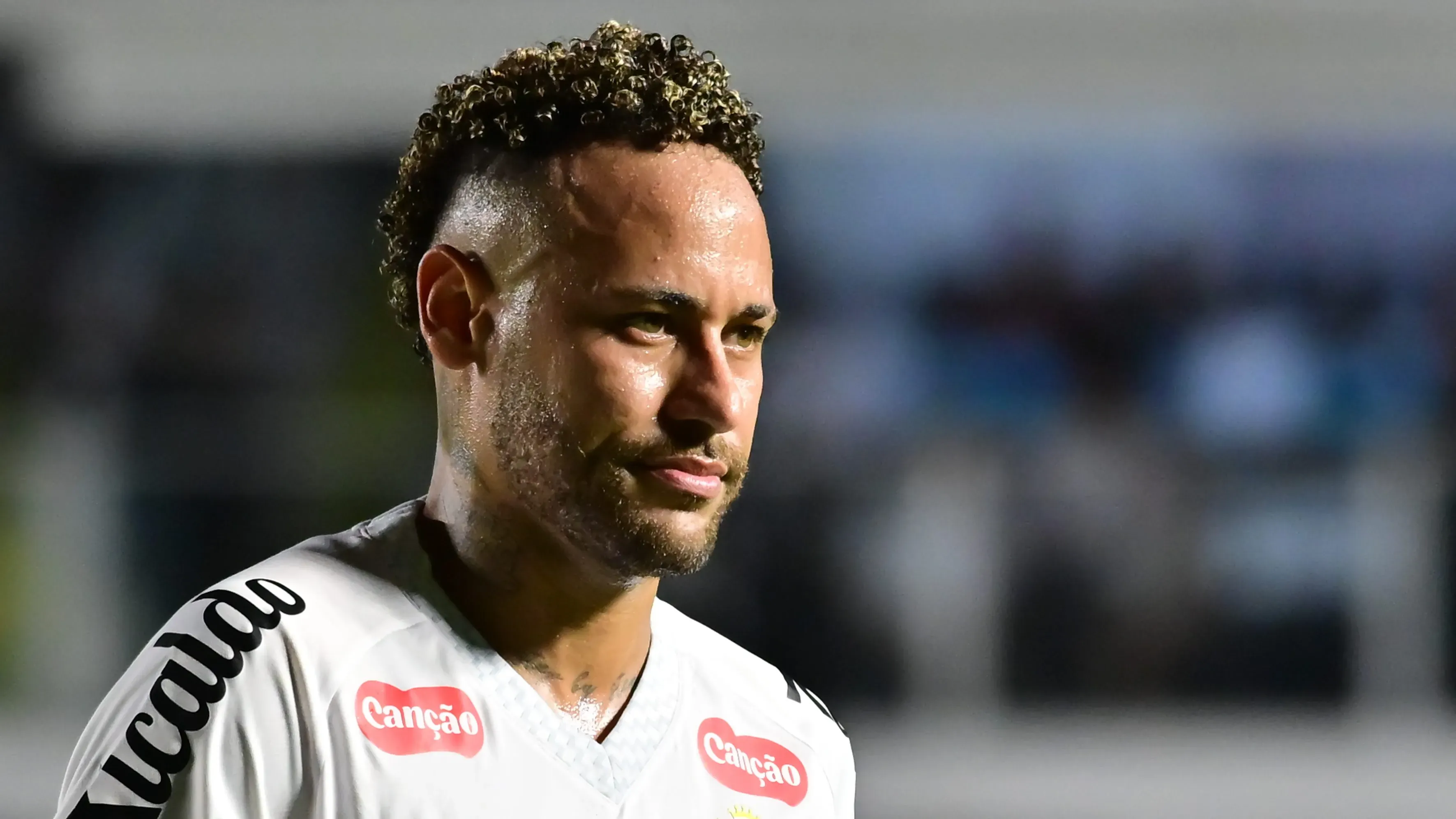 Neymar em campo pelo Santos. Foto: Jota Erre/AGIF