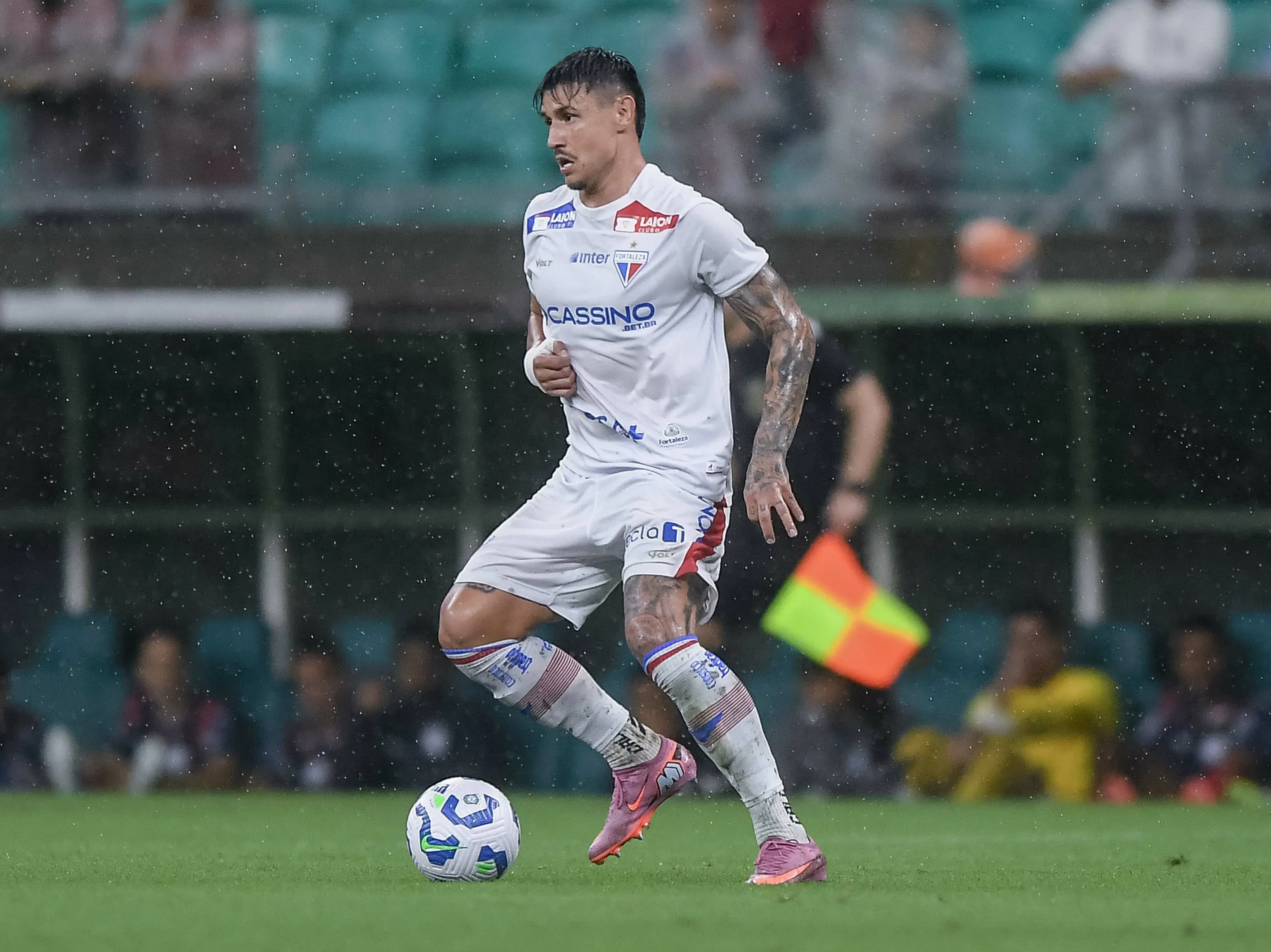 Bareiro, jogador do Fortaleza, durante partida contra o Bahia – Foto: Jhony Pinho/AGIF