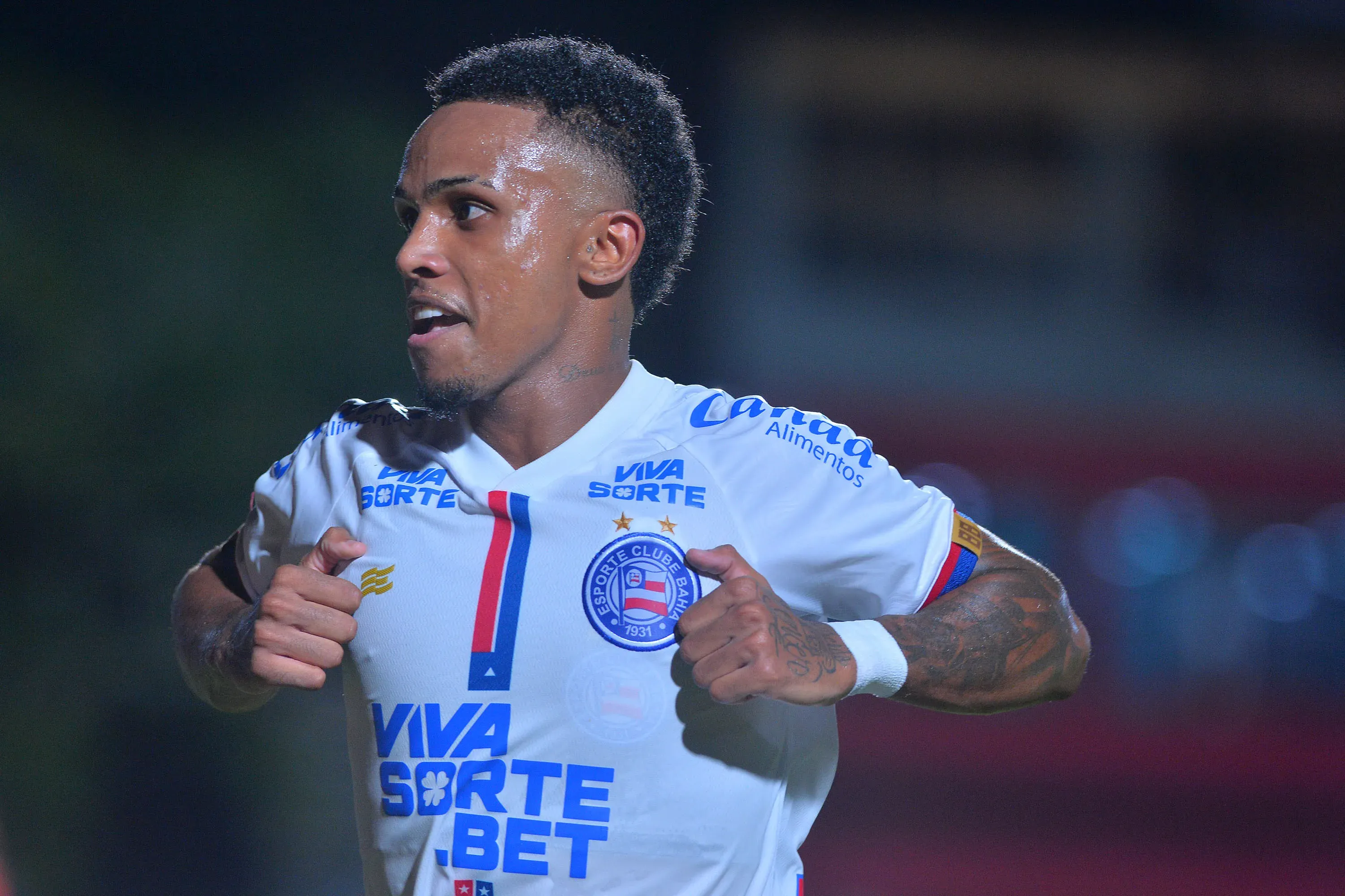 BA – SALVADOR – 23/03/2025 – BAIANO 2025, VITORIA X BAHIA – Kayky, jogador do Bahia comemora seu gol durante partida contra o Vitoria no estadio Barradao pelo campeonato Baiano 2025. Foto: Walmir Cirne/AGIF