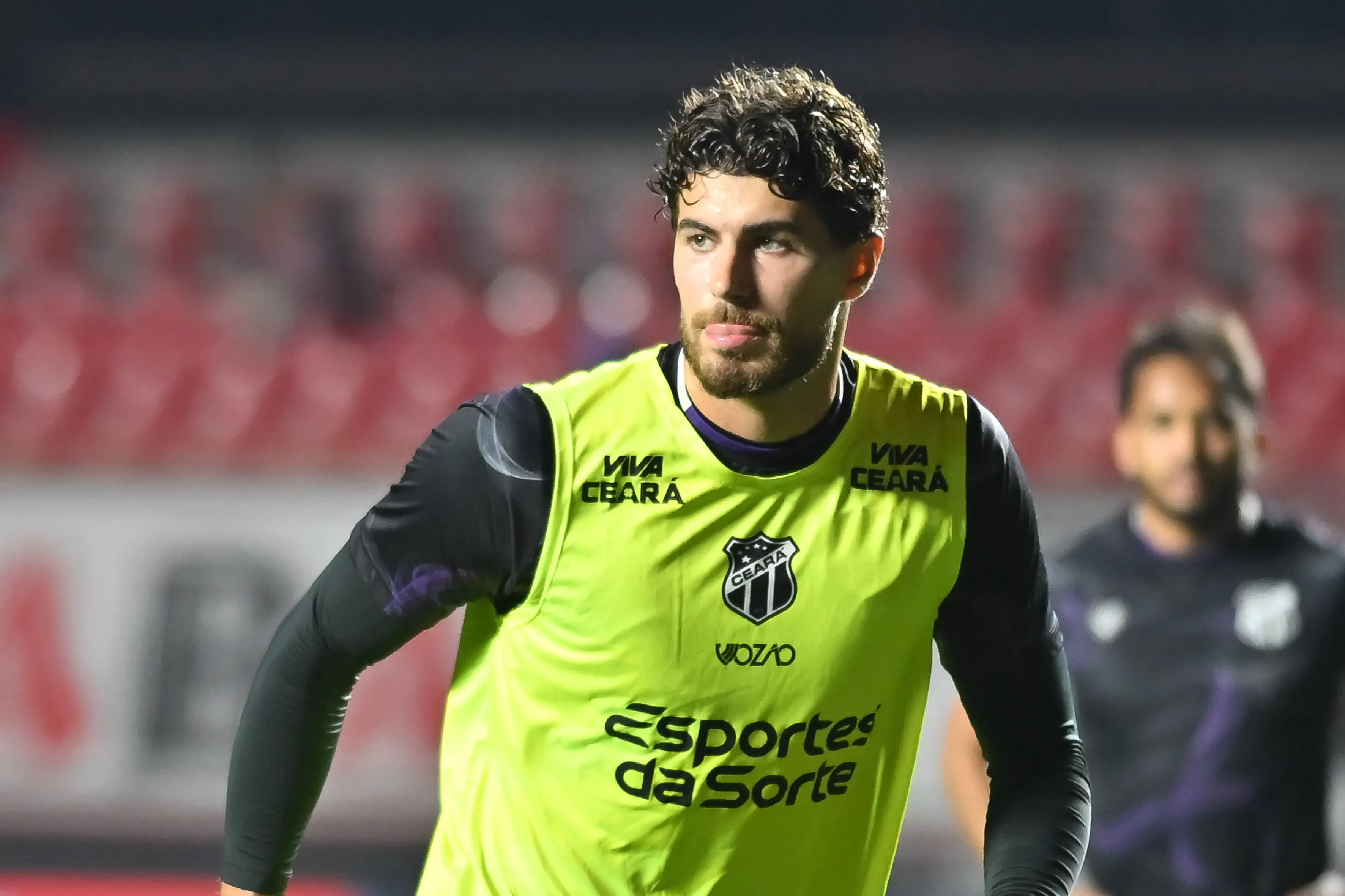 Pedro Raul com a camisa do Ceará – Foto: Jota Erre/AGIF