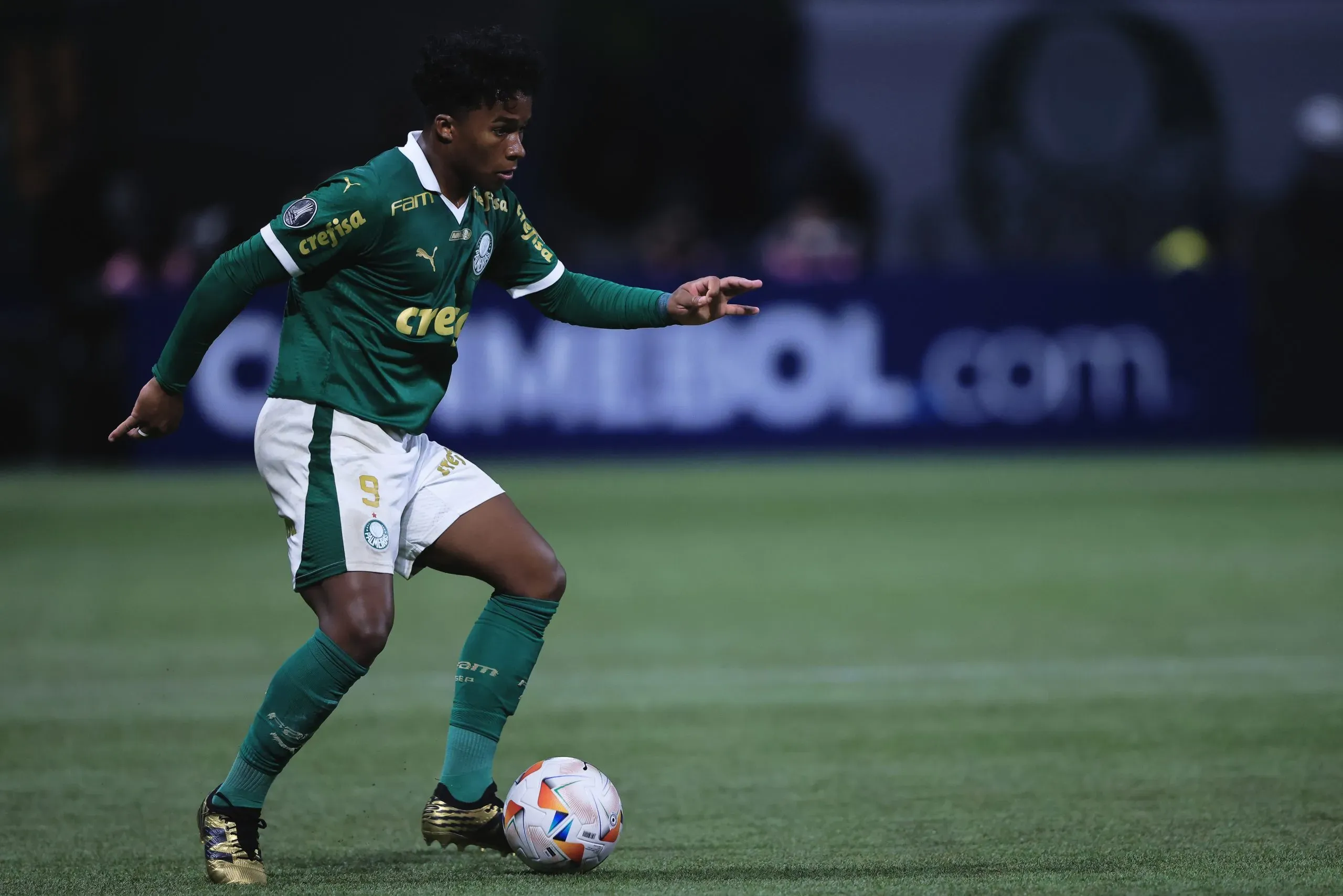 SP – SAO PAULO – 30/05/2024 – COPA LIBERTADORES 2024, PALMEIRAS X SAN LORENZO – Endrick jogador do Palmeiras durante partida contra o San Lorenzo no estadio Arena Allianz Parque pelo campeonato Copa Libertadores 2024. Foto: Ettore Chiereguini/AGIF
