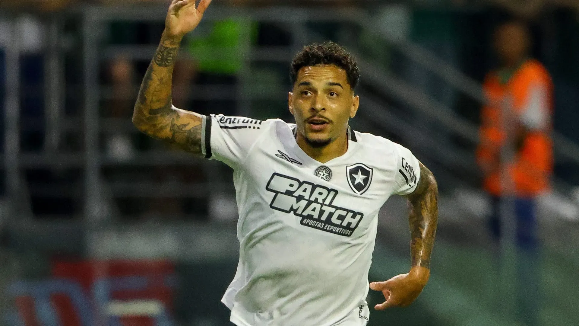 Gregore pode fechar com rival do Botafogo (Imagem: Joisel Amaral/AGIF)