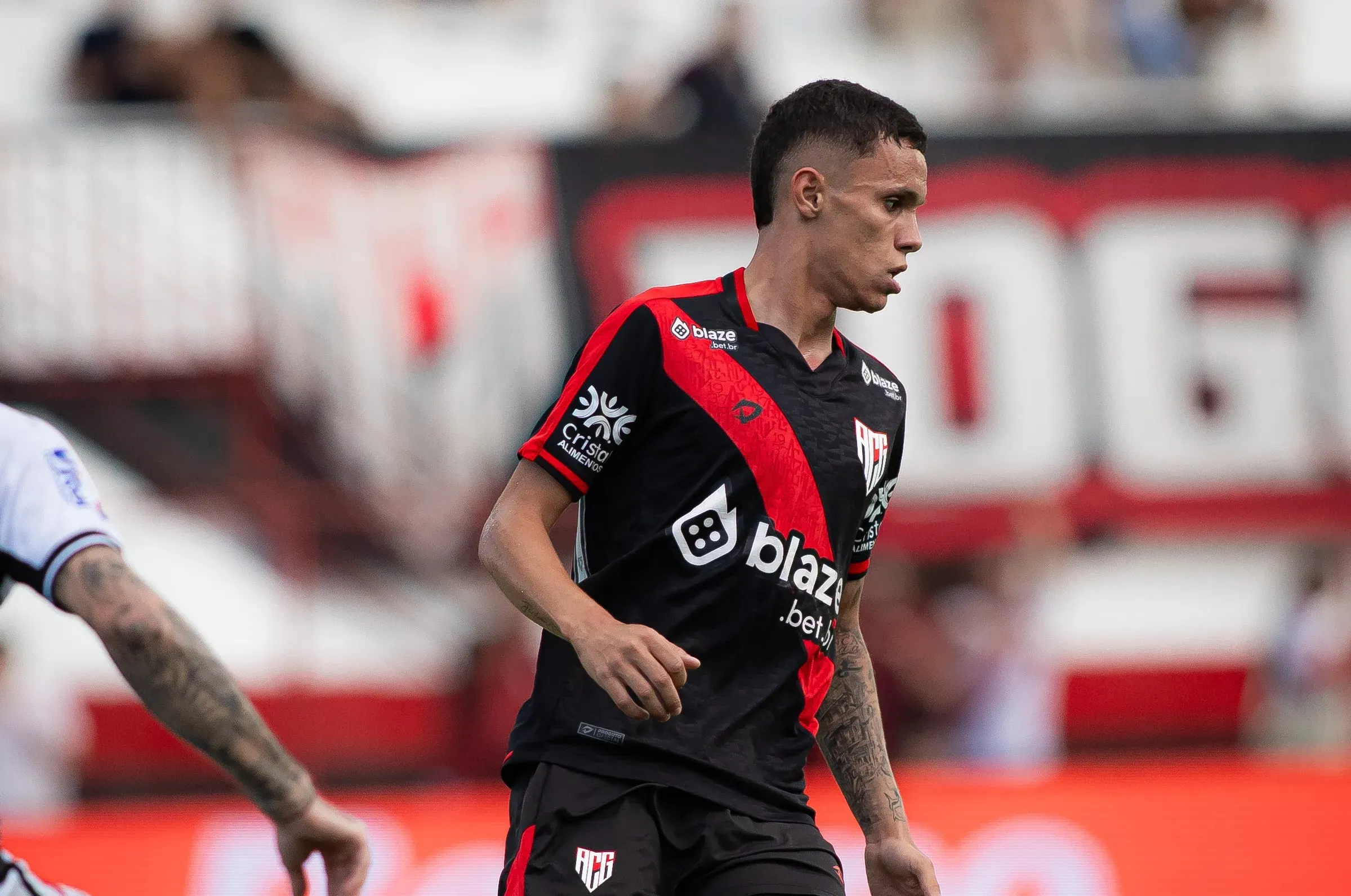 Botafogo encaminha contratação de Yuri Alves. Foto: Isabela Azine/AGIF
