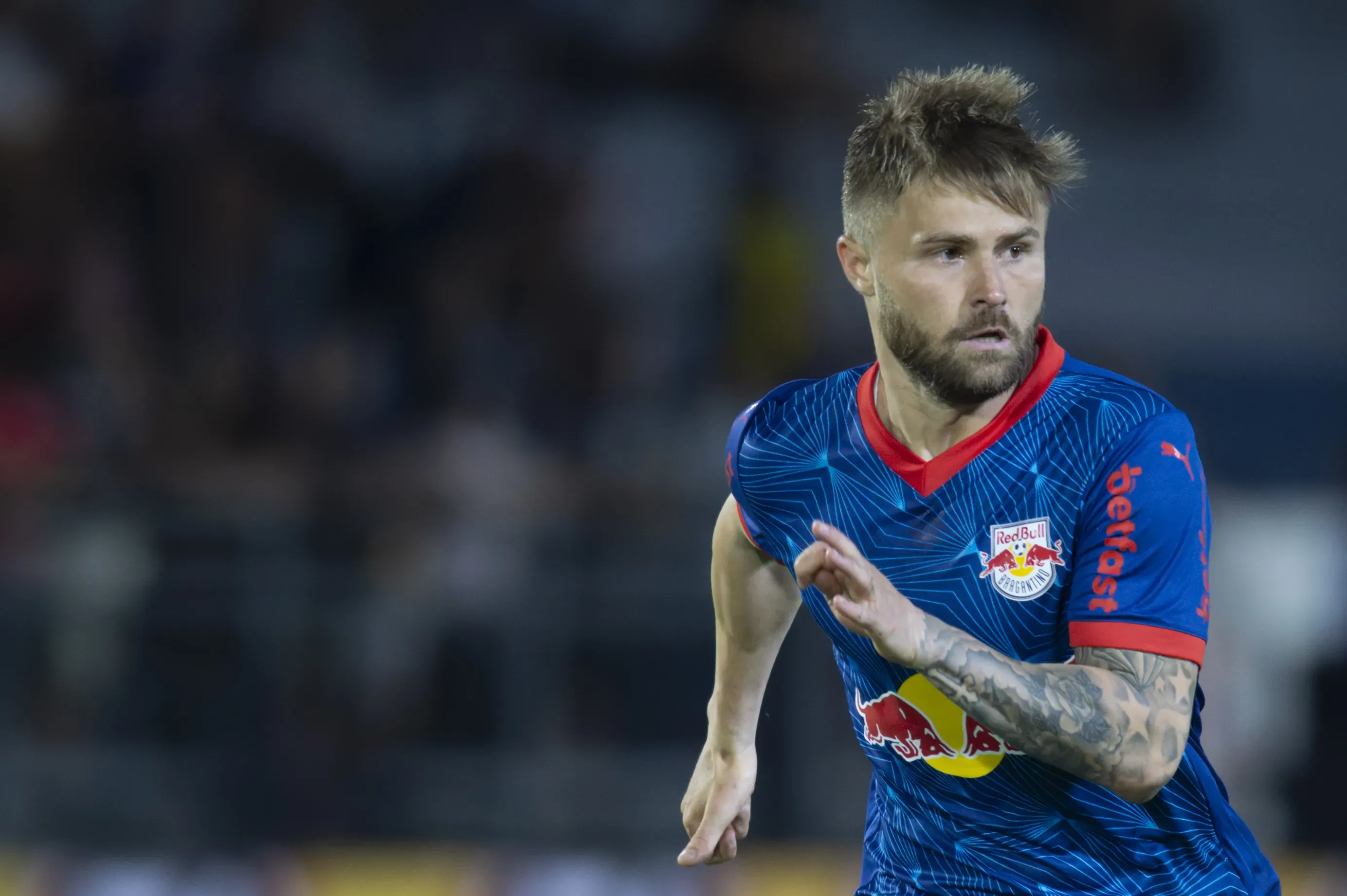 Eduardo Sasha jogador do Bragantino durante partida contra o Vasco no estadio Cicero De Souza Marques pelo campeonato Brasileiro A 2025. Foto: Anderson Romao/AGIF