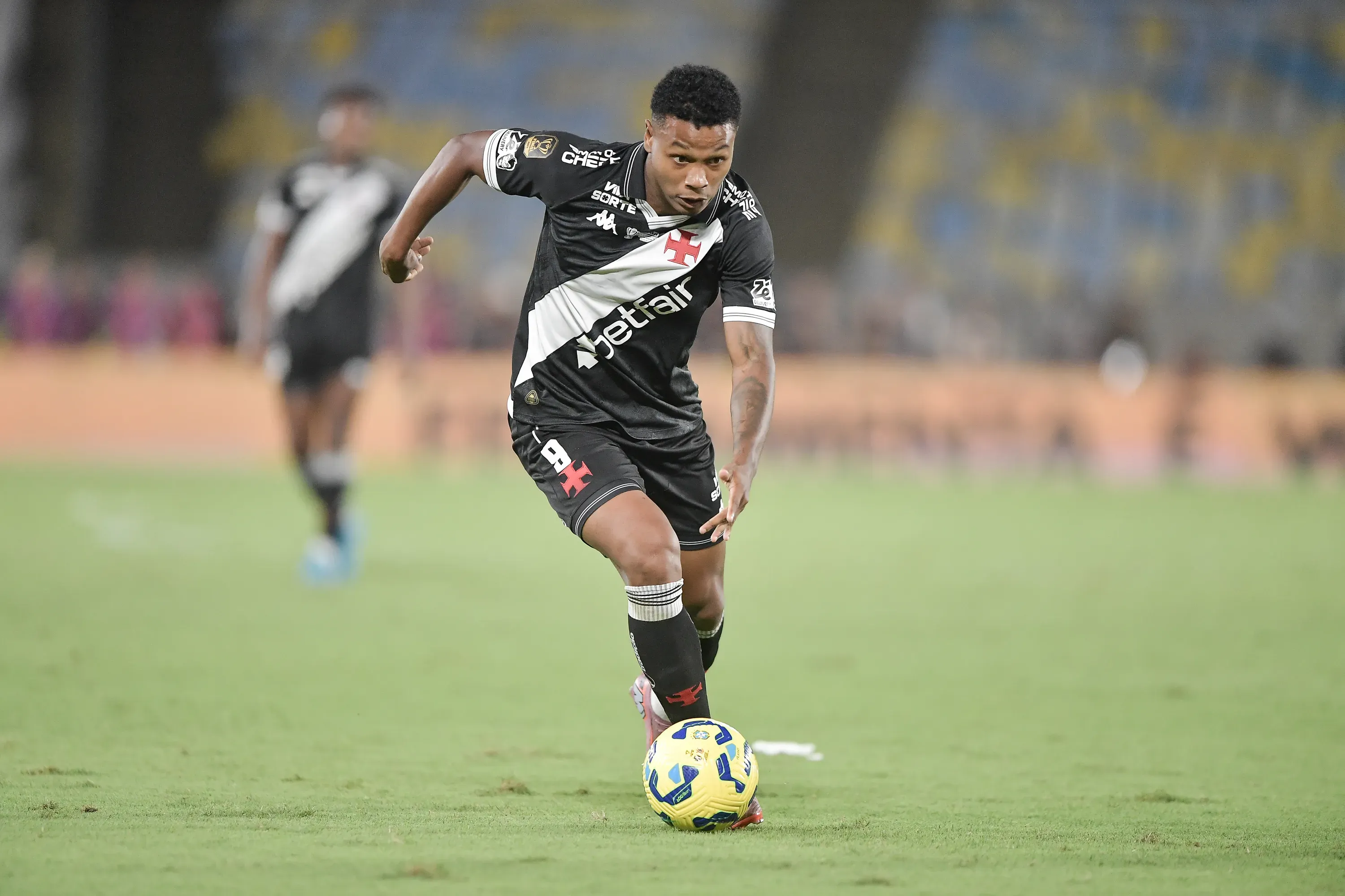 Matheus França atuando pelo Vasco em 2025 – Foto: Thiago Ribeiro/AGIF