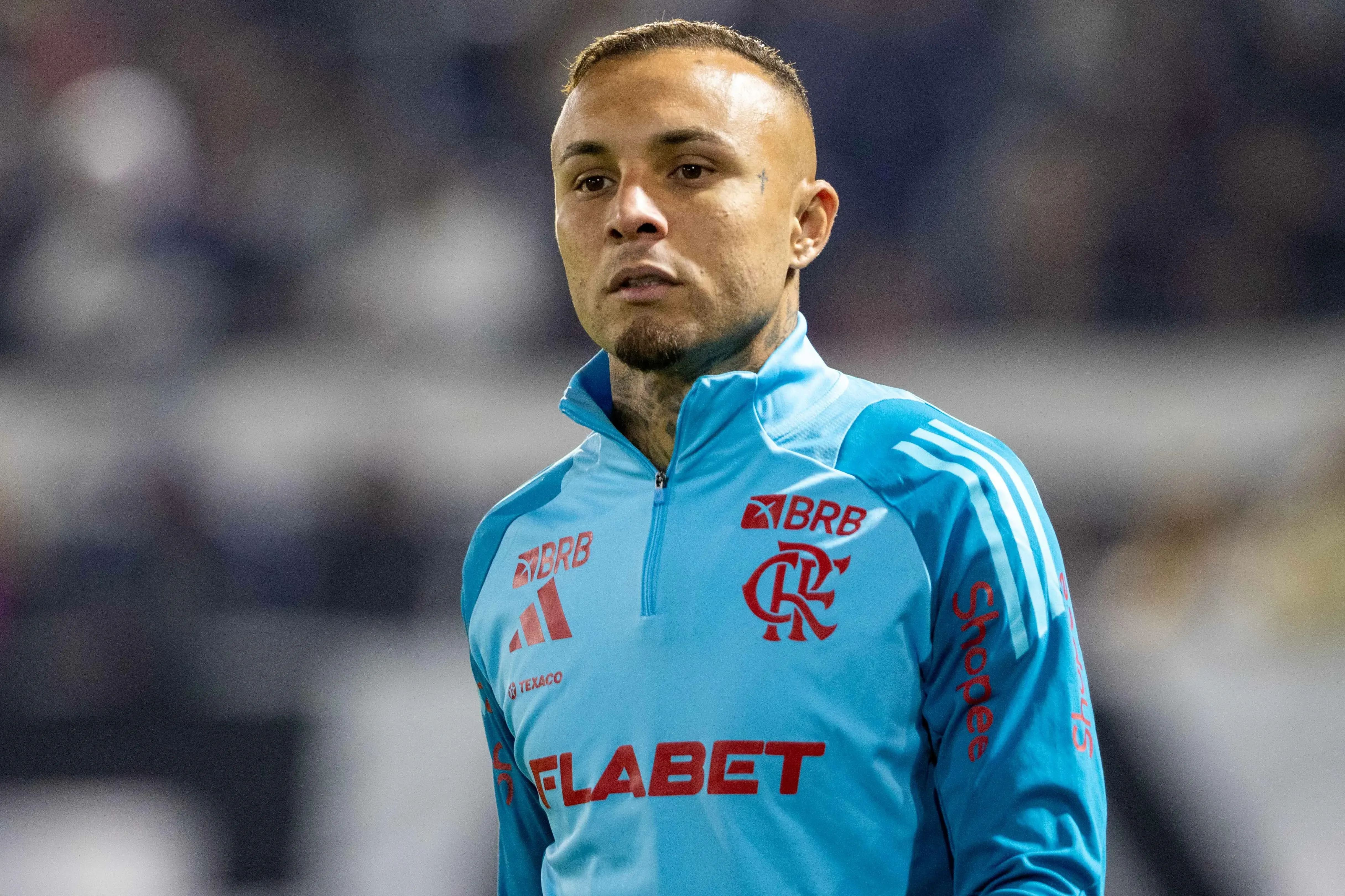 SP – BRAGANCA PAULISTA – 23/07/2025 – BRASILEIRO A 2025, BRAGANTINO X FLAMENGO – EWERTON CEBOLINHAjogador do Flamengo durante partida contra o Bragantino no estadio Cicero De Souza Marques pelo campeonato Brasileiro A 2025. Foto: Joisel Amaral/AGIF