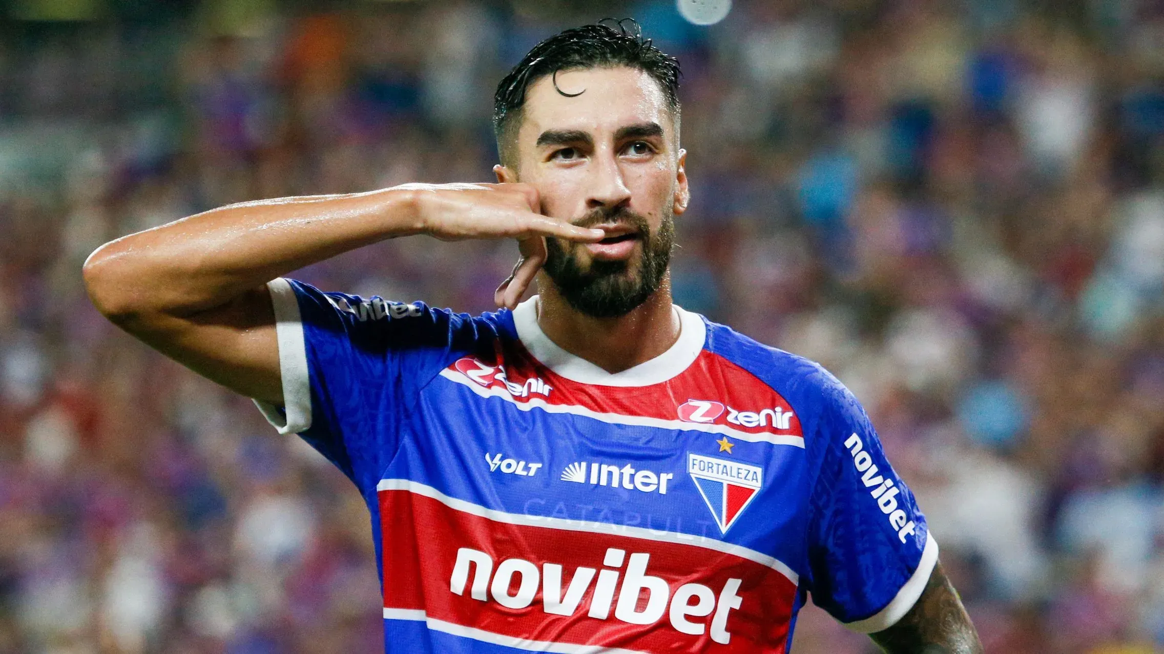 Lucero em ação pelo Fortaleza. Foto: Baggio Rodrigues/AGIF