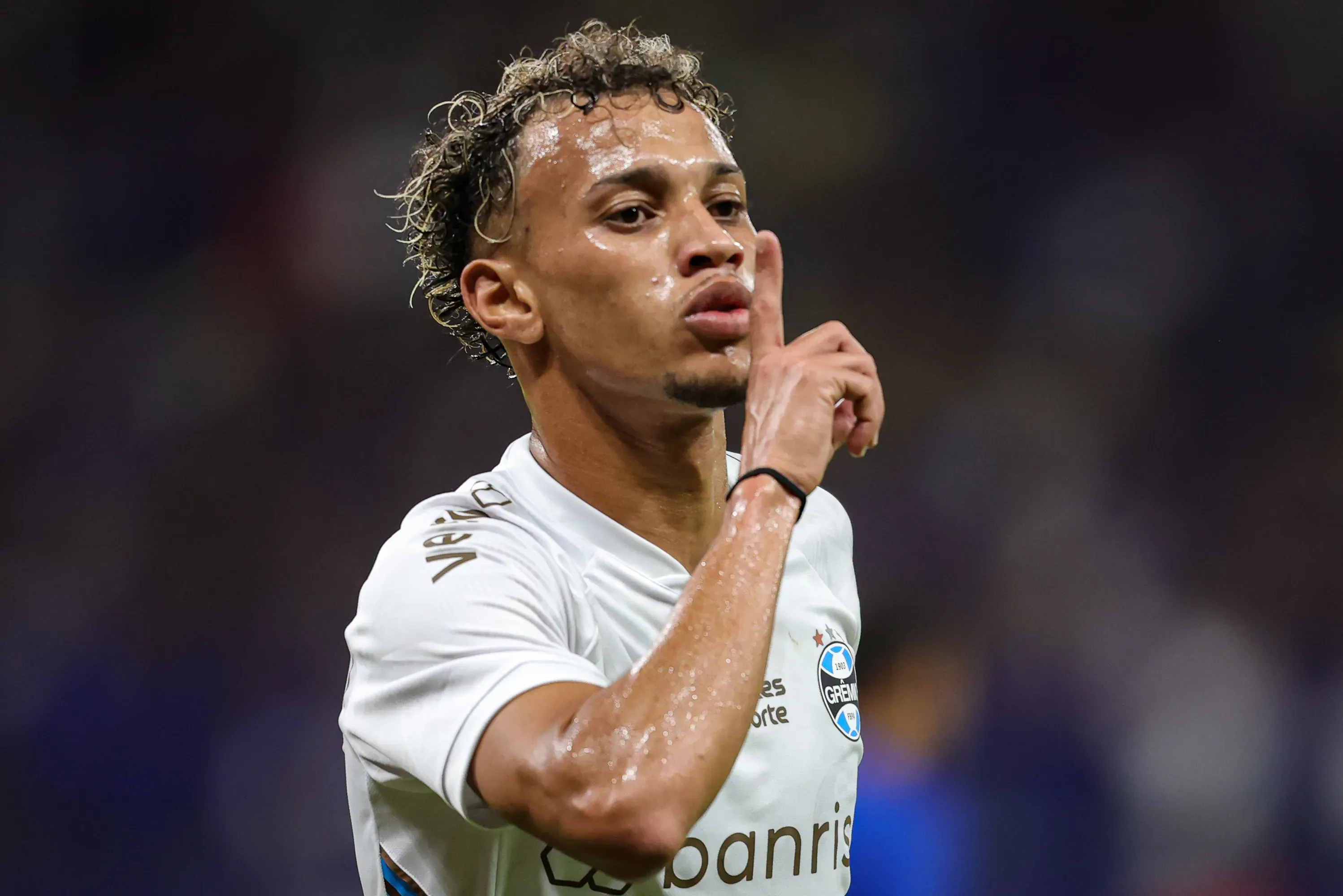 MG – BELO HORIZONTE – 31/05/2023 – COPA DO BRASIL 2023, CRUZEIRO X GREMIO – Bitello jogador do Gremio durante partida contra o Cruzeiro no estadio Mineirao pelo campeonato Copa do Brasil 2023. Foto: Gilson Junio/AGIF