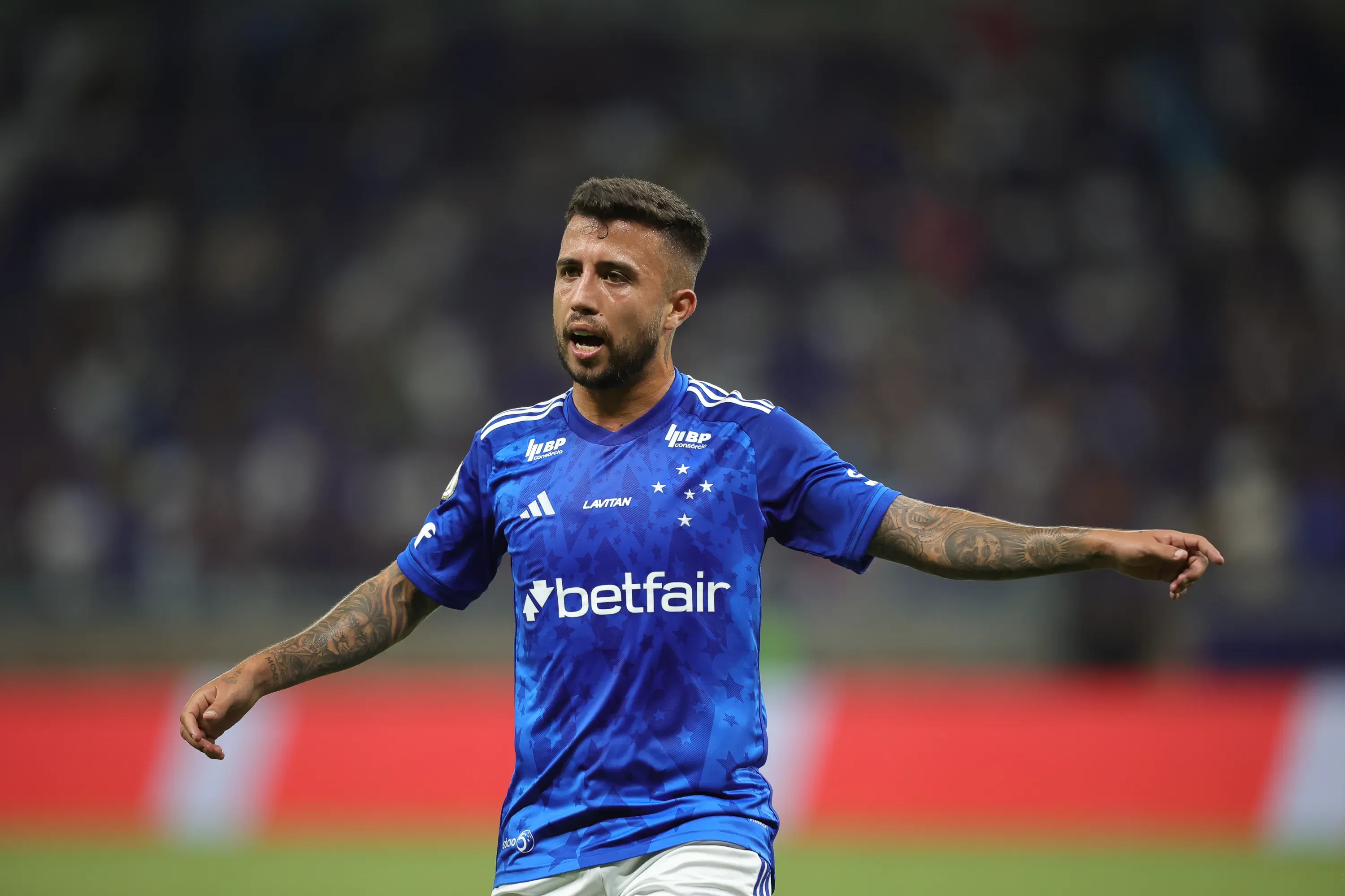 Matheus Henrique jogador do Cruzeiro durante partida contra o Vasco no estadio Mineirao pelo campeonato Brasileiro A 2024. Foto: Gilson Lobo/AGIF