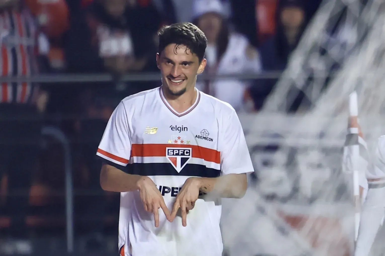 SP – SAO PAULO – 31/07/2025 – COPA DO BRASIL 2025, SAO PAULO X ATHLETICO-PR – Pablo Maia jogador do Sao Paulo comemora seu gol durante partida contra o Athletico-PR no estadio Morumbi pelo campeonato Copa Do Brasil 2025. Foto: Marcello Zambrana/AGIF