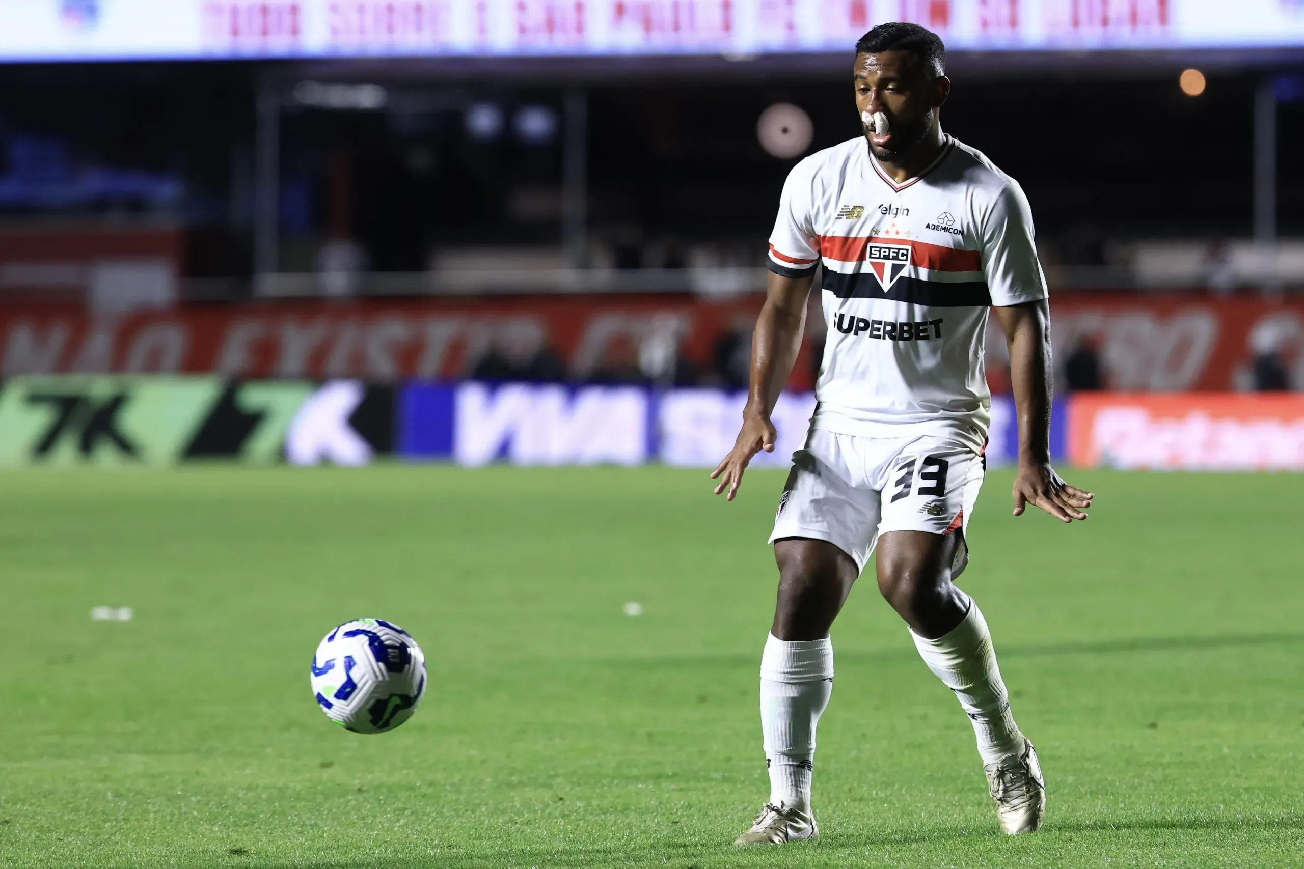 Luan durante partida contra o Vitória no Campeonato Brasileiro de 2025. Foto: Marcello Zambrana/AGIF