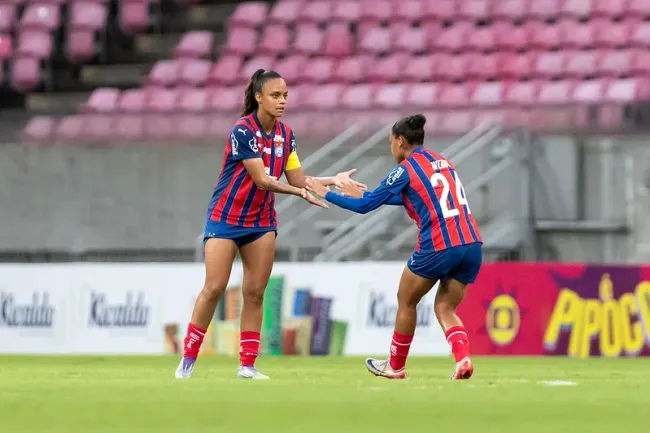 Ju Oliveira é uma das líderes do elenco do Bahia – Foto: Rafael Vieira/FPF