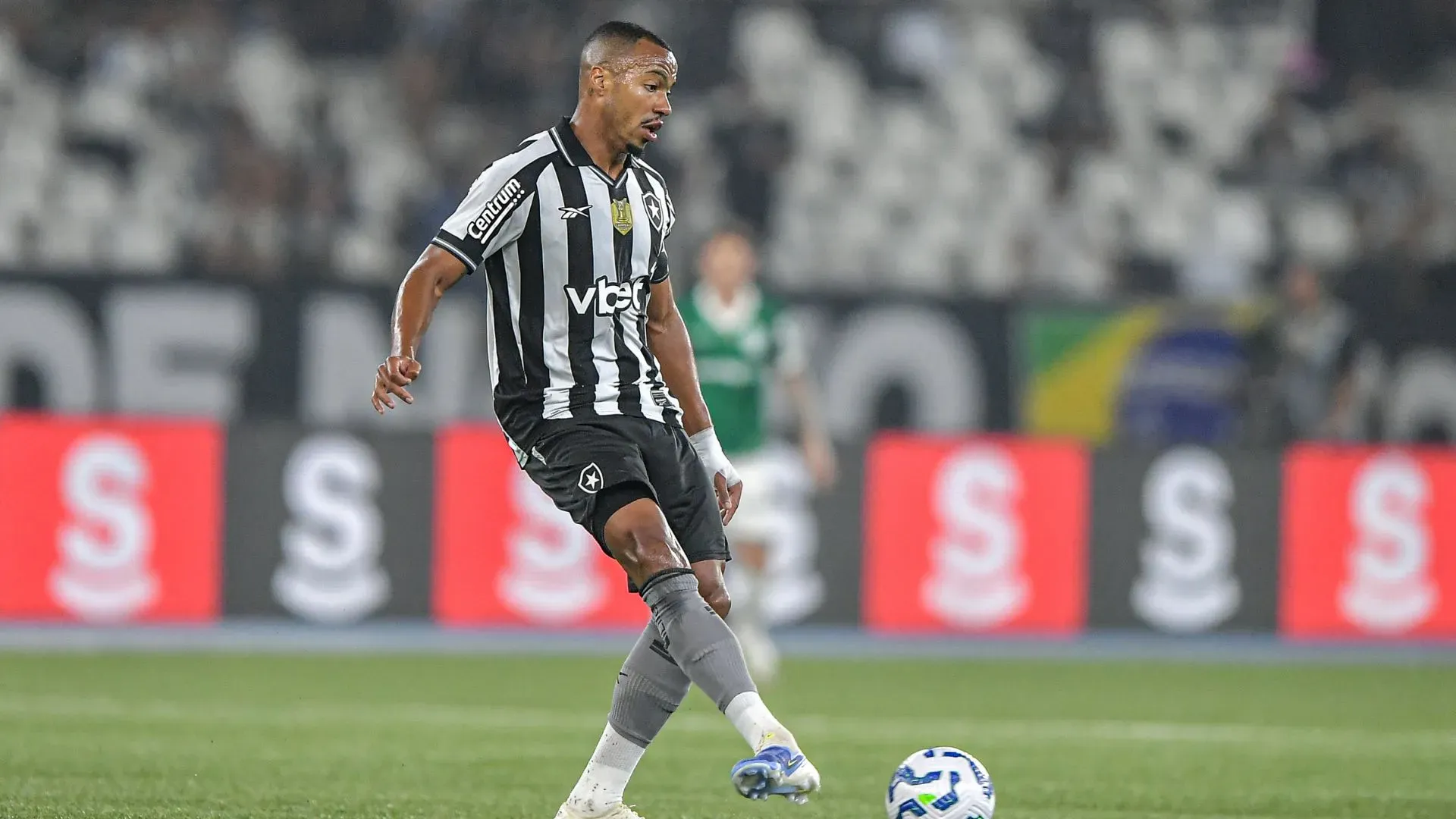 Botafogo encaminhou a saída de Marlon Freitas