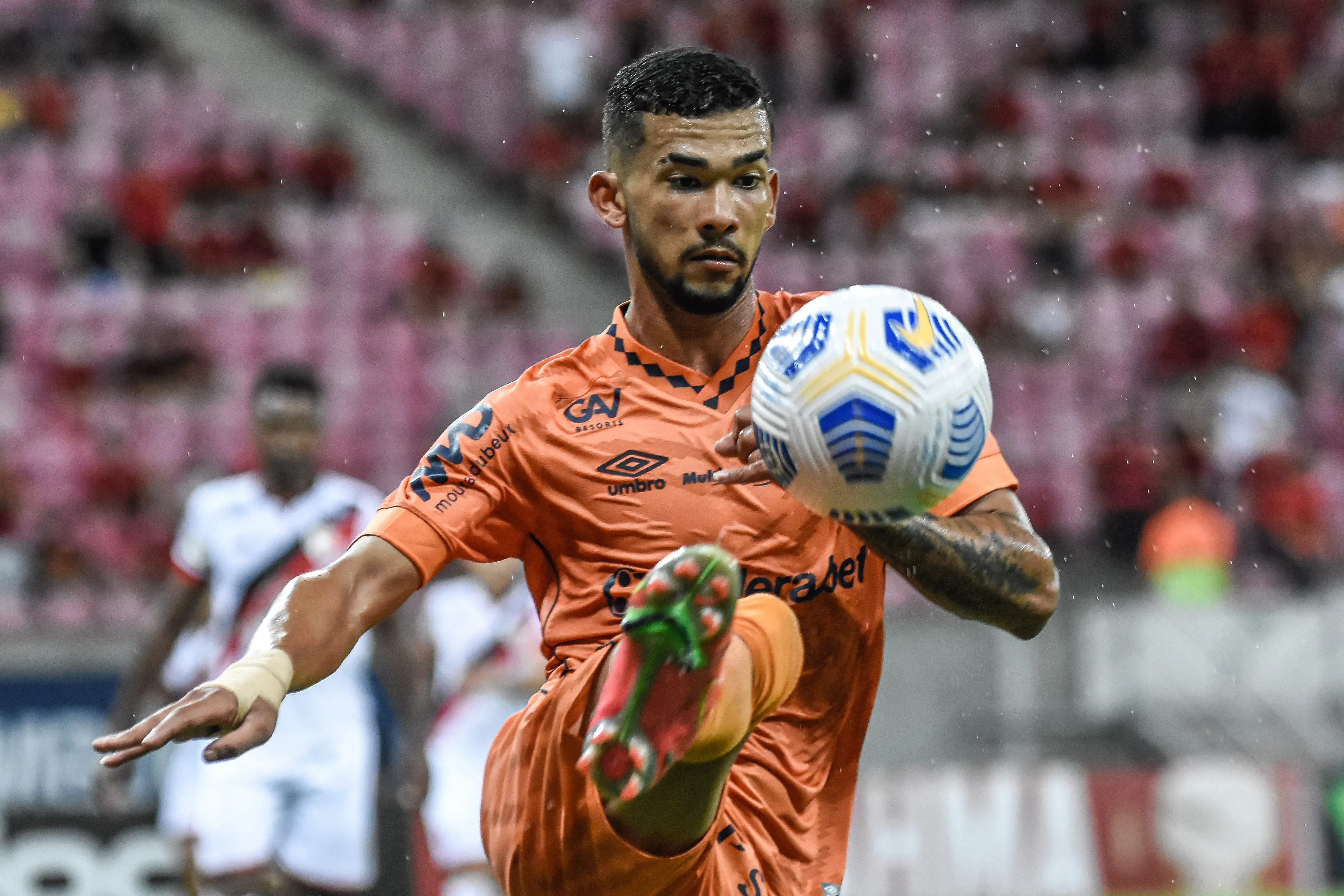 PE – Recife – 31/10/2021 – BRASILEIRO A 2021, SPORT X ATLETICO – GO – Gustavo jogador do Sport durante partida contra o Atletico-GO no estadio Arena Pernambuco pelo campeonato Brasileiro A 2021. Foto: Paulo Paiva/AGIF
