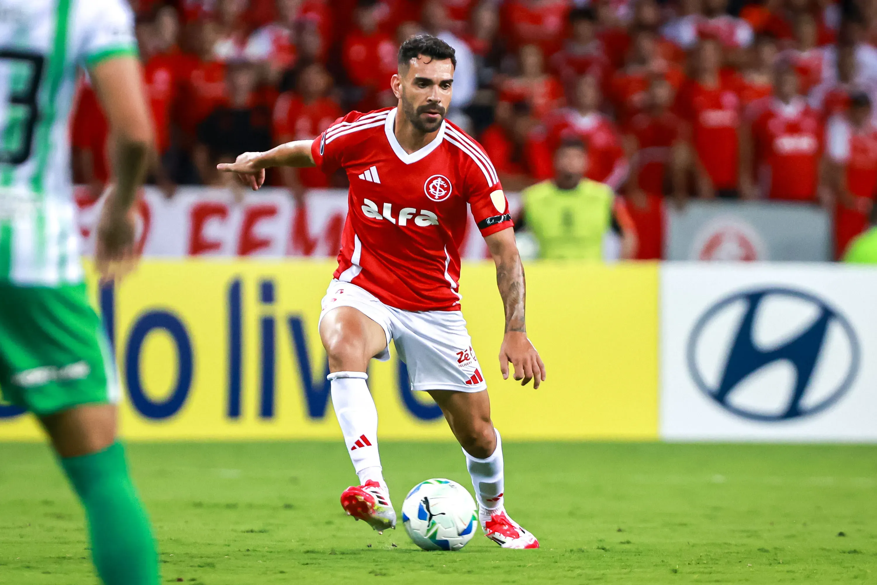 Bruno Henrique jogador do Internacional durante partida contra o Atletico Nacional no estadio Beira-Rio pelo campeonato Copa Libertadores 2025. Foto: Maxi Franzoi/AGIF