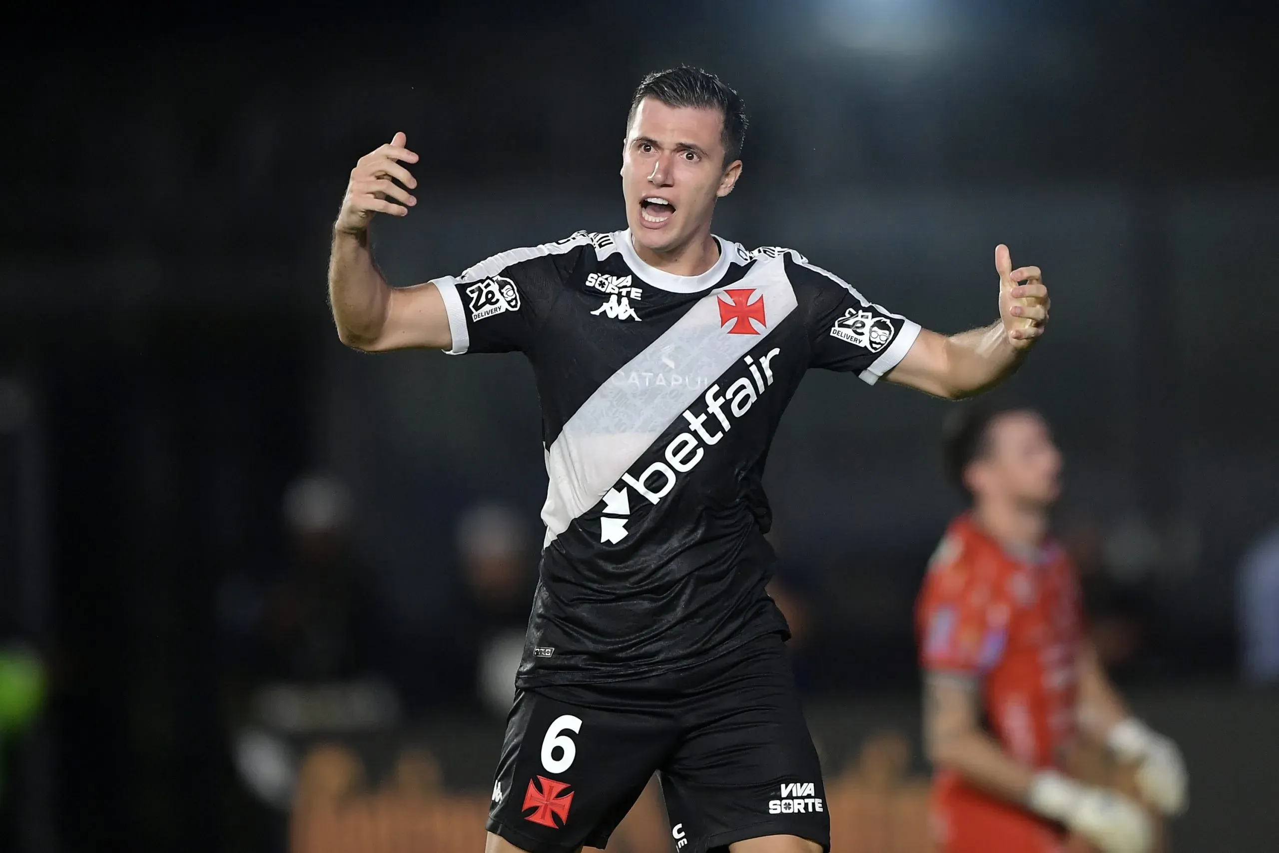 RJ – RIO DE JANEIRO – 20/05/2025 – COPA DO BRASIL 2025, VASCO X OPERARIO – Lucas Piton jogador do Vasco durante partida contra o Operario no estadio Sao Januario pelo campeonato Copa Do Brasil 2025. Foto: Thiago Ribeiro/AGIF