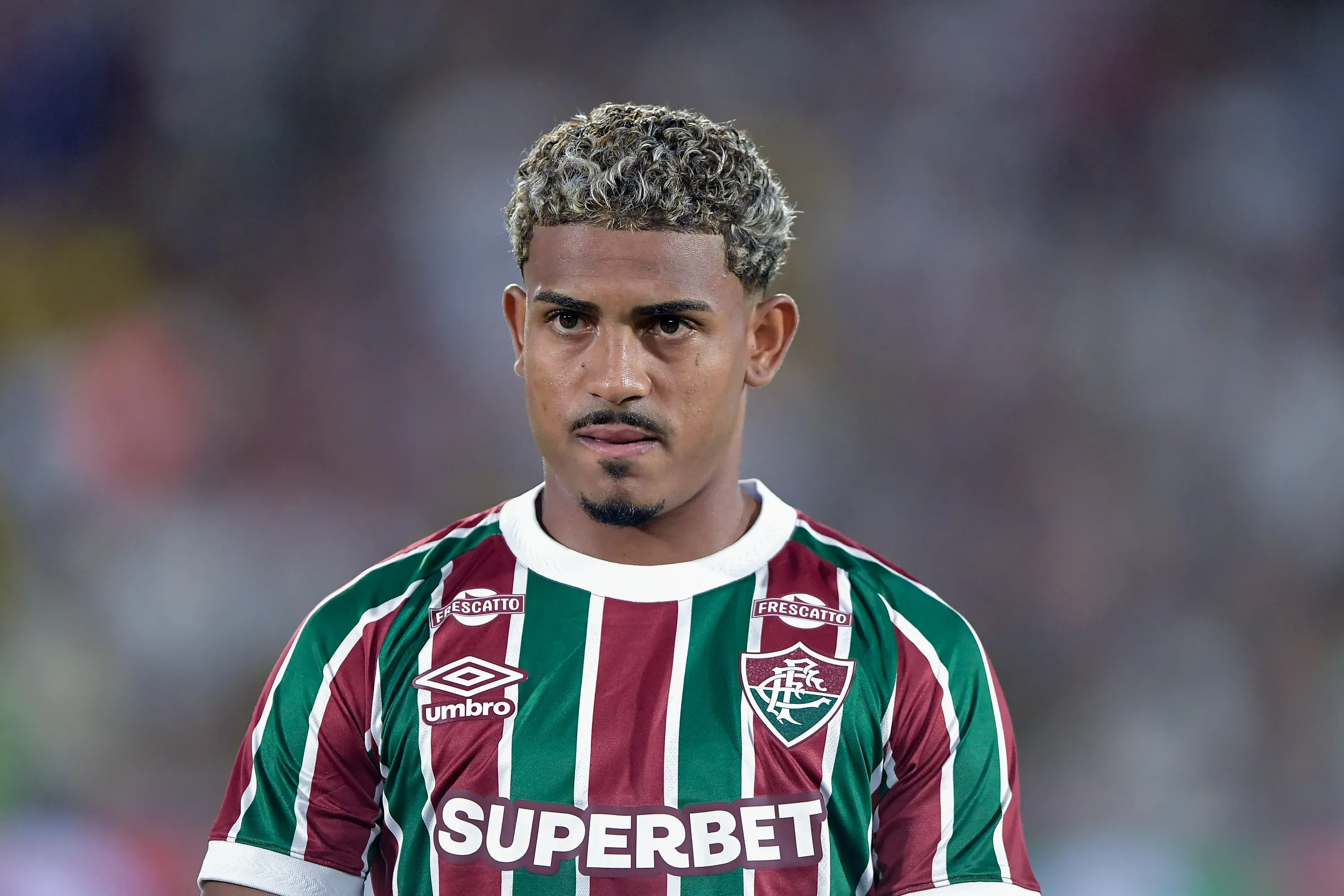 RJ – RIO DE JANEIRO – 04/10/2025 – BRASILEIRO A 2025, FLUMINENSE X ATLETICO-MG – John Kennedy jogador do Fluminense durante partida contra o Atletico-MG no estadio Maracana pelo campeonato Brasileiro A 2025. Foto: Thiago Ribeiro/AGIF