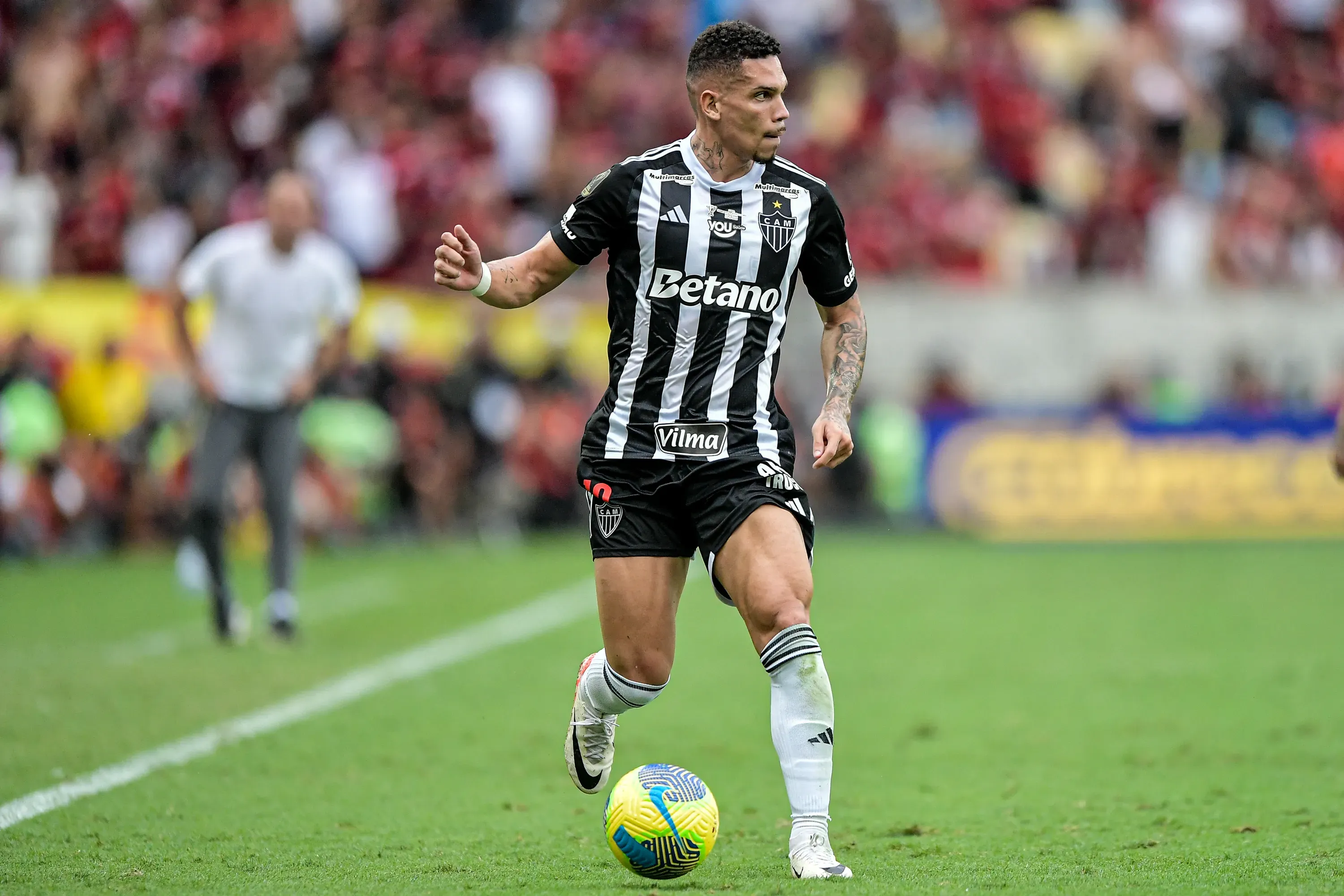 RJ – RIO DE JANEIRO – 03/11/2024 – COPA DO BRASIL 2024, FLAMENGO X ATLETICO-MG – Paulinho jogador do Atletico-MG durante partida contra o Flamengo no estadio Maracana pelo campeonato Copa Do Brasil 2024. Foto: Thiago Ribeiro/AGIF