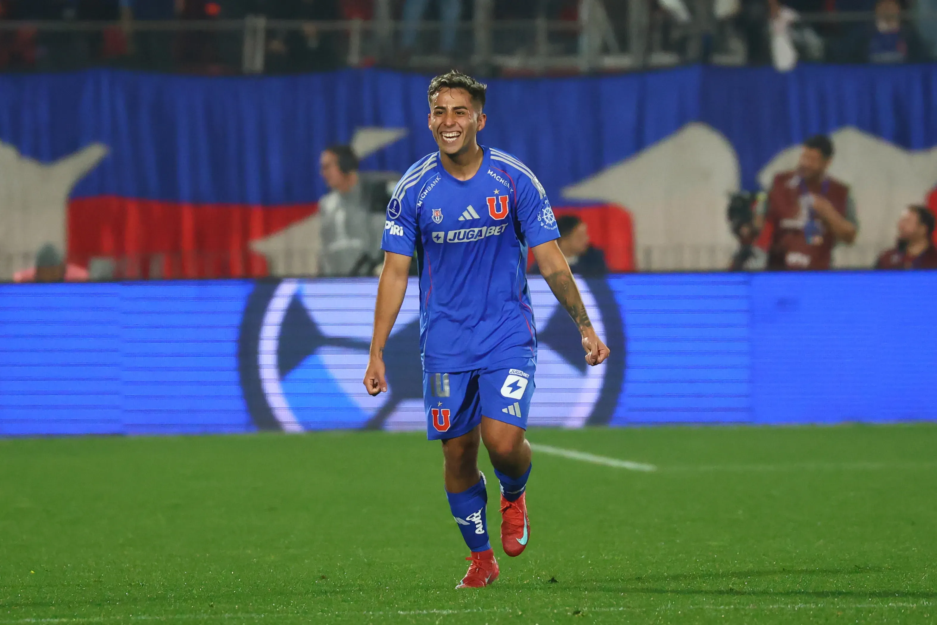 Lucas Assadi pela Universidad de Chile. (Photo by Marcelo Hernandez/Getty Images)