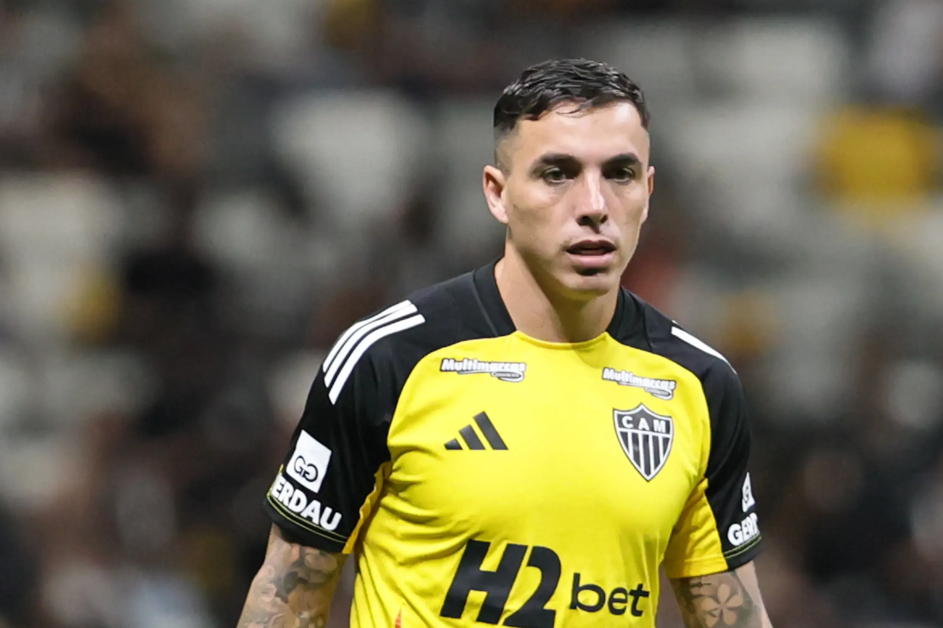 Saravia durante aquecimento antes da partida entre Atlético-MG e Cruzeiro no Campeonato Brasileiro de 2025. Foto: Gilson Lobo/AGIF