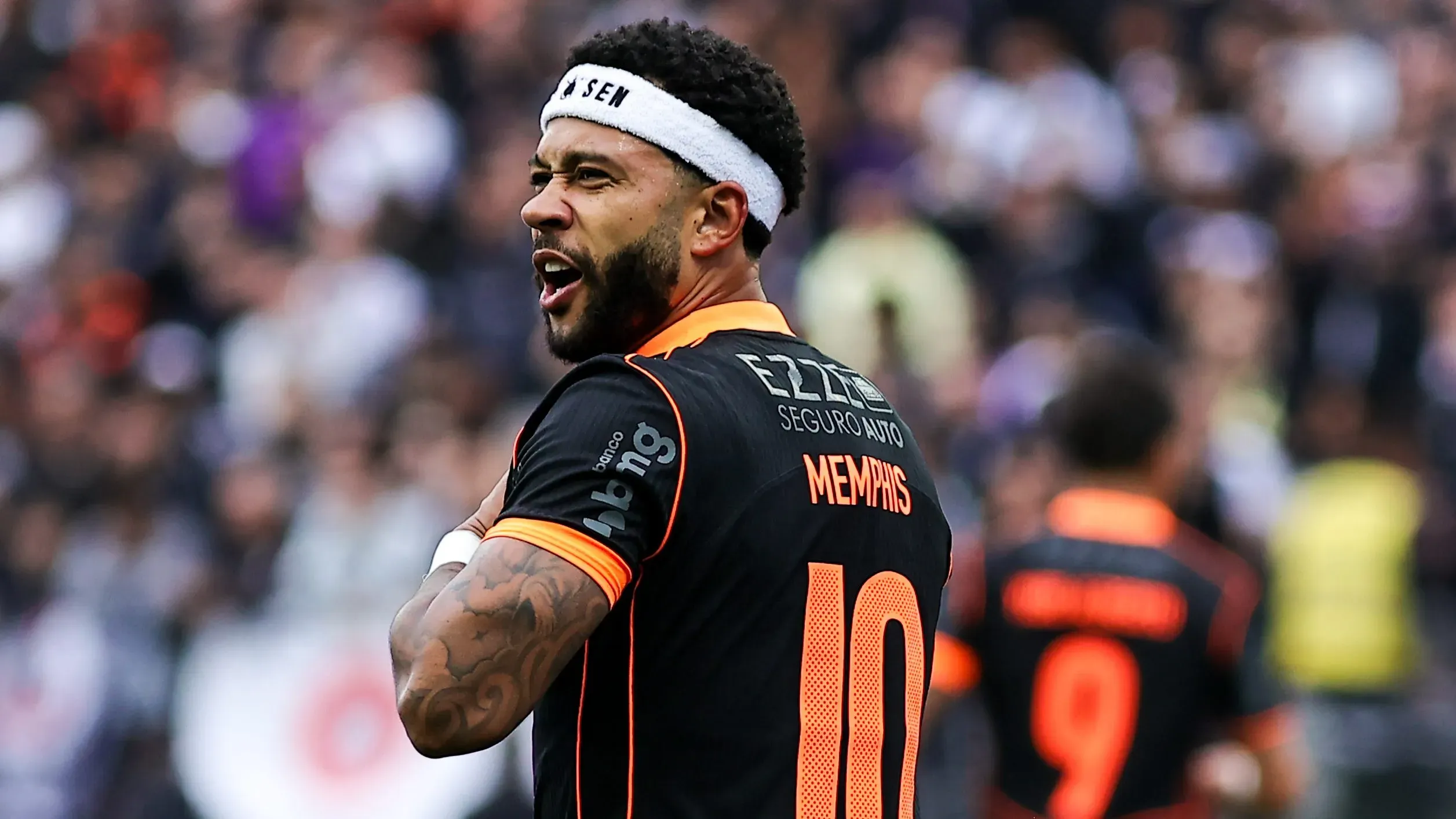 Memphis Depay em campo pelo Timão. Foto: Fabio Giannelli/AGIF