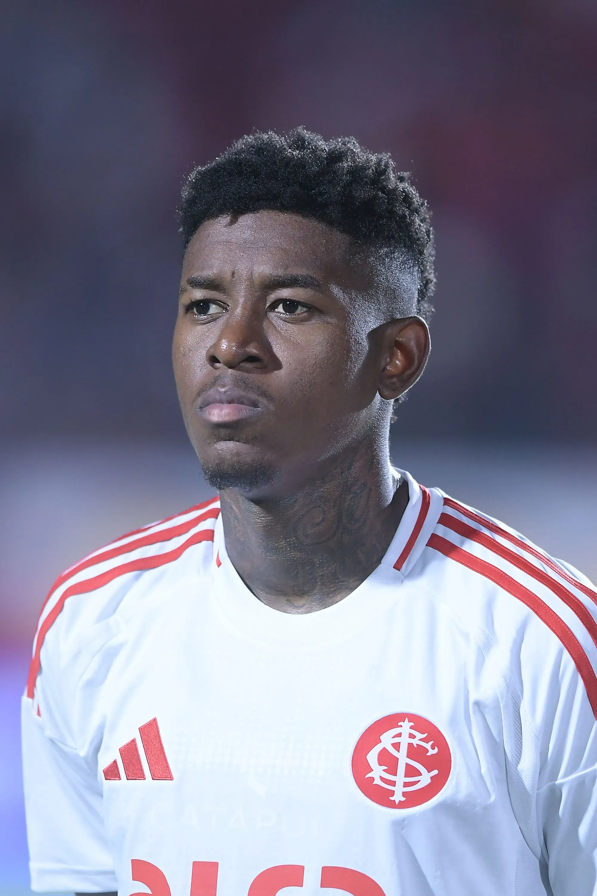 BA – SALVADOR – 05/11/2025 – BRASILEIRO A 2025, VITORIA X INTERNACIONAL – Vitao jogador do Internacional durante partida contra o Vitoria no estadio Barradao pelo campeonato Brasileiro A 2025. Foto: Jhony Pinho/AGIF