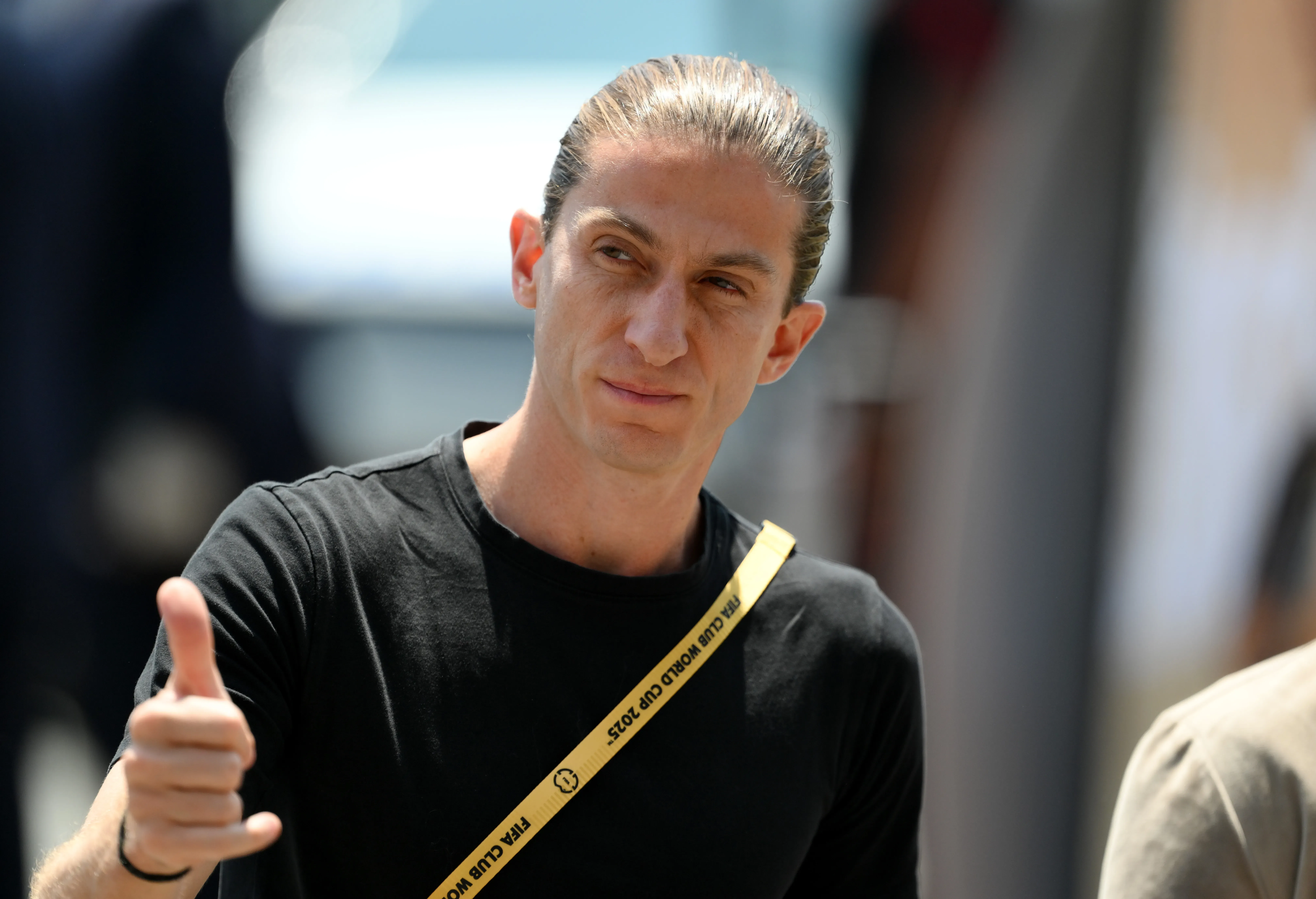 PHILADELPHIA, PENNSYLVANIA – JUNE 20: Filipe Luis, Head Coach of CR Flamengo, gestures prior to the FIFA Club World Cup 2025 group D match between CR Flamengo and Chelsea FC at Lincoln Financial Field on June 20, 2025 in Philadelphia, Pennsylvania. (Photo by David Ramos/Getty Images)