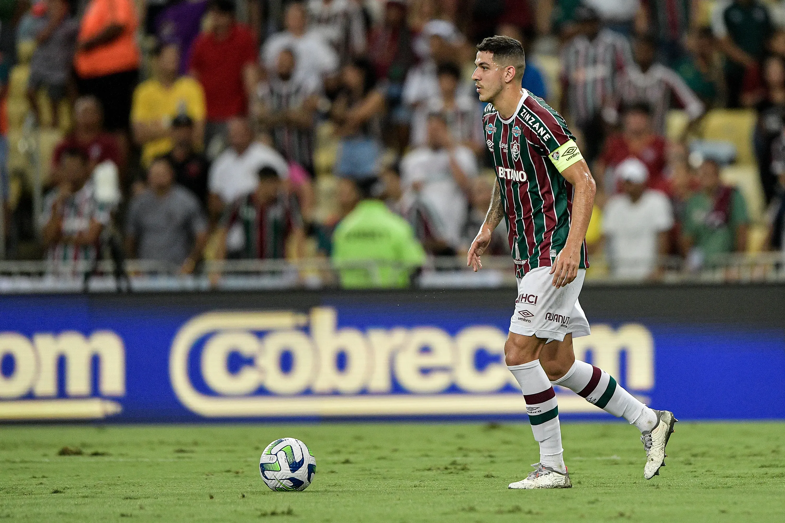 Nino atuando no Fluminense em 2023 – Foto: Thiago Ribeiro/AGIF