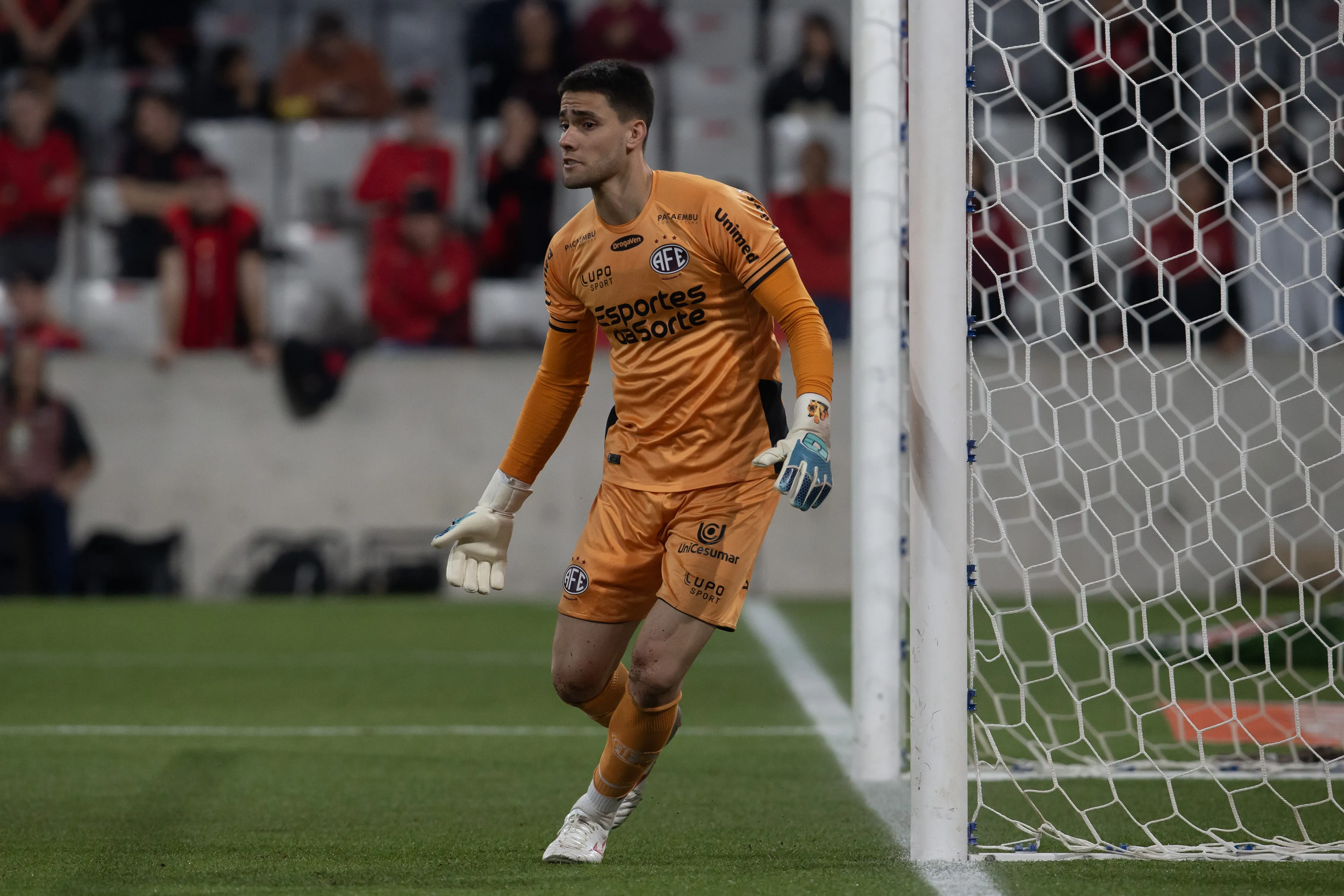 PR – CURITIBA – 22/07/2025 – BRASILEIRO B 2025, ATHLETICO-PR X FERROVIARIA – Denis Junior goleiro do Ferroviaria durante partida contra o Athletico-PR no estadio Arena da Baixada pelo campeonato Brasileiro B 2025. Foto: Hedeson Alves/AGIF