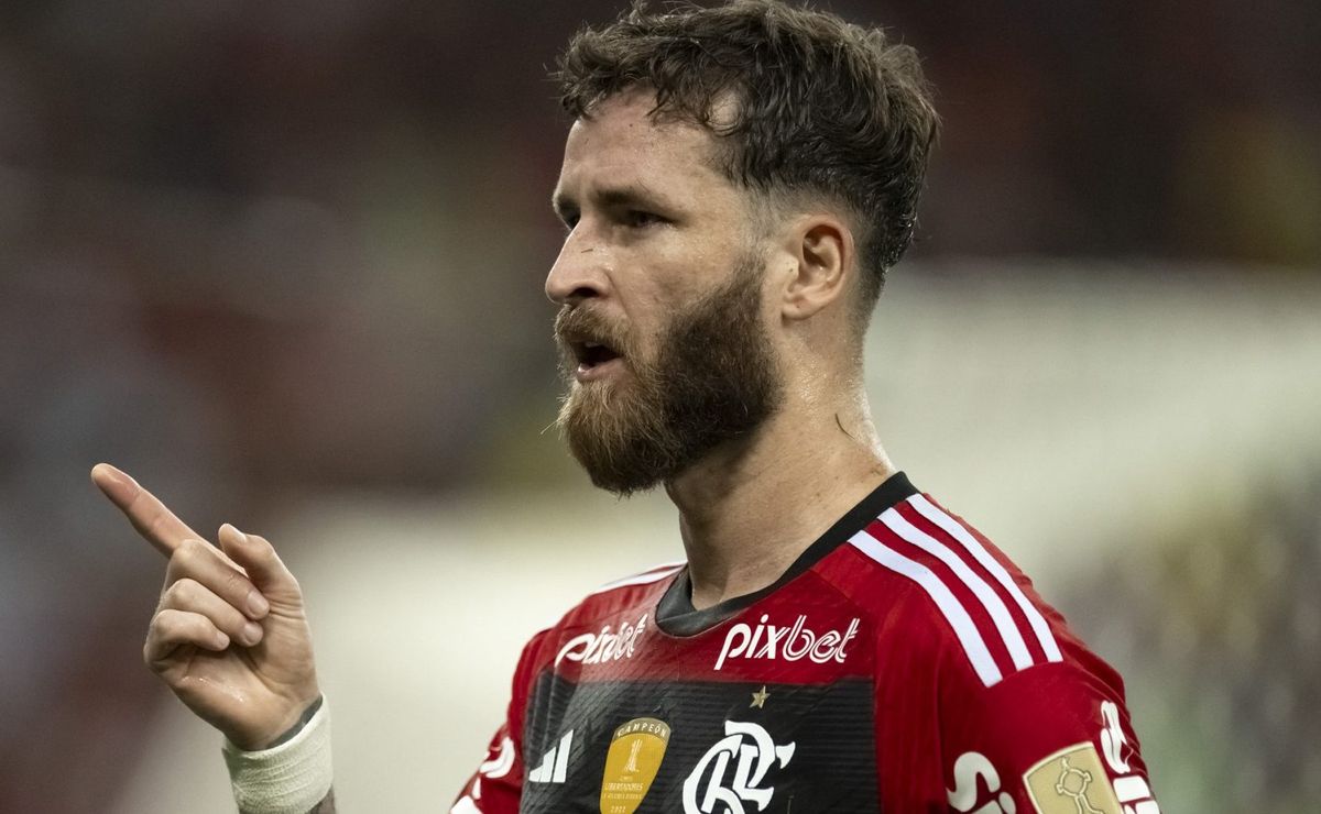 La posizione di Leo Pereira scuote le scene del Flamengo, e il giornalista espone la vittoria mentre trasmette le trattative La posizione di Leo Pereira scuote le scene del Flamengo, e il giornalista espone la vittoria mentre trasmette le trattative