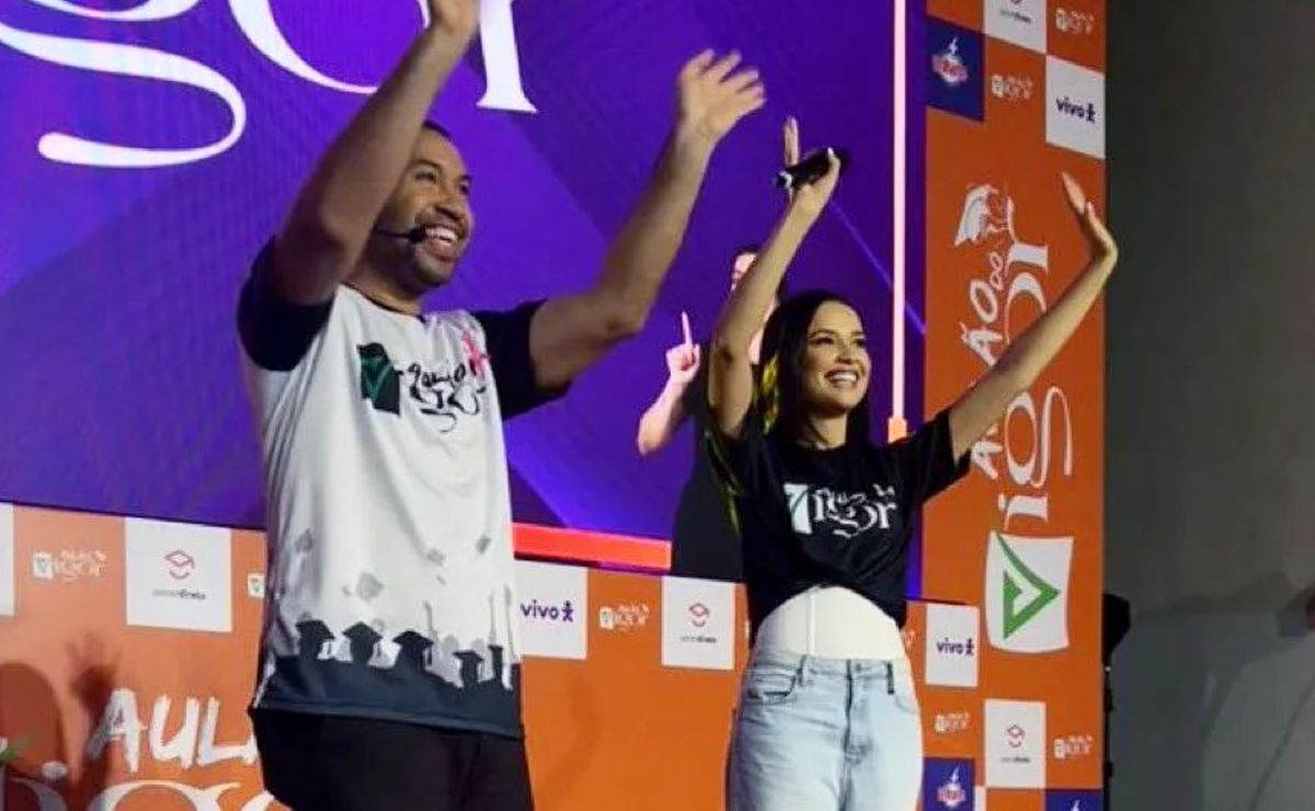 Gil de Vigor and Juliette come together in a ‘classroom’ for high school students in Pernambuco: ‘I was very impressed’
