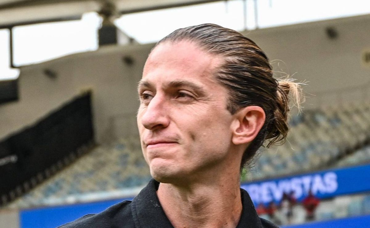 Escalação do Flamengo: Filipe Luís decide poupar titulares e Alcaraz ganha chance contra o Internacional